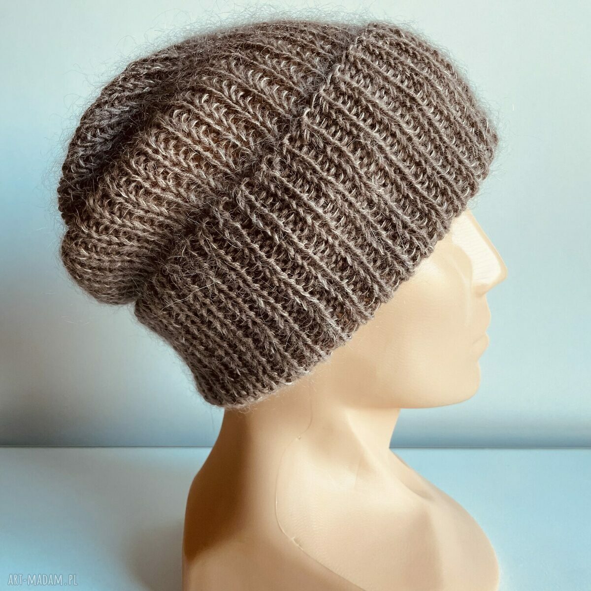 Wywijana beżowa czapka beanie AUREA z baby merino, moherem i jedwabiem