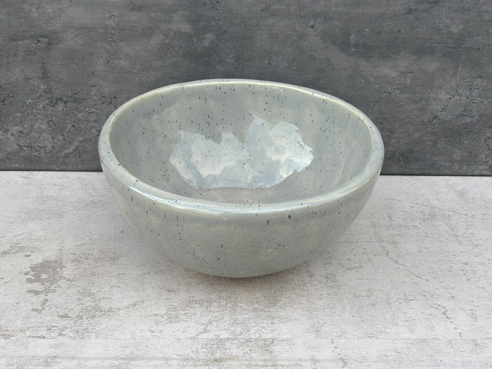Ręcznie robiona umywalka ceramiczna nablatowa - szara, nakrapiana, minimalistyczna