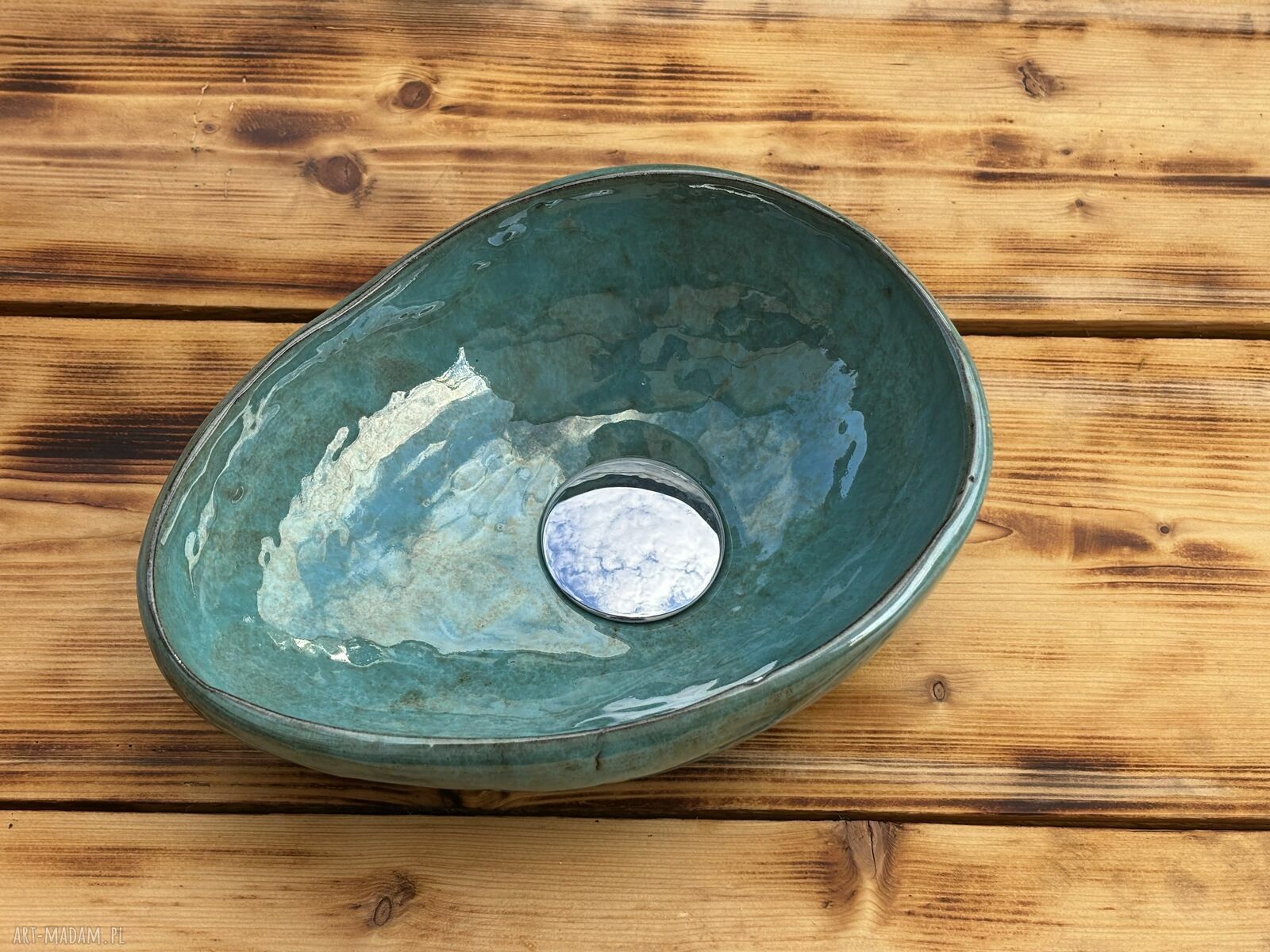 Ręcznie robiona mała umywalka ceramiczna nablatowa
