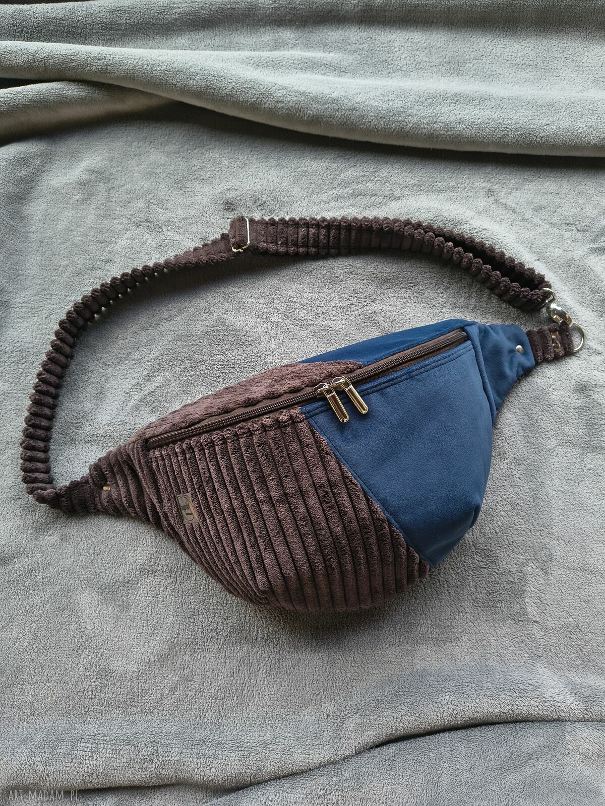 Ręcznie robiona nerka damska - praktyczna saszetka handmade