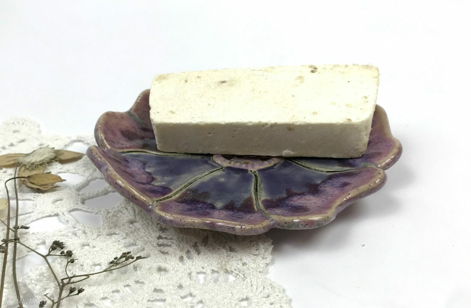 Ręcznie robiona ceramiczna mydelniczka „Fiołek”
