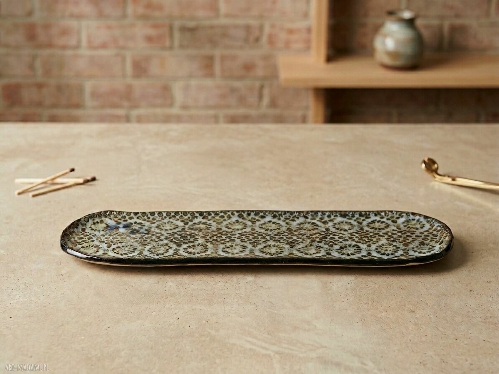 Ręcznie robiona ceramiczna podstawka - dekoracja do salonu i biżuterii