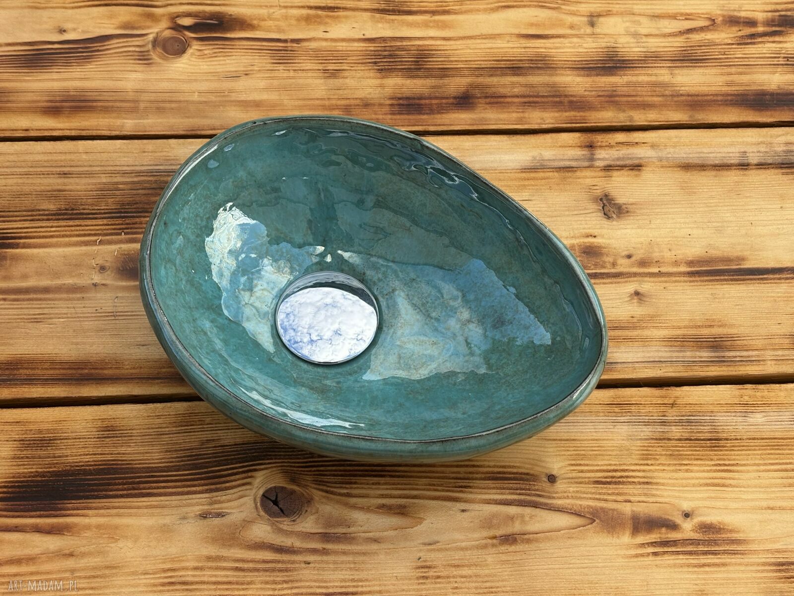 Ręcznie robiona mała umywalka ceramiczna nablatowa