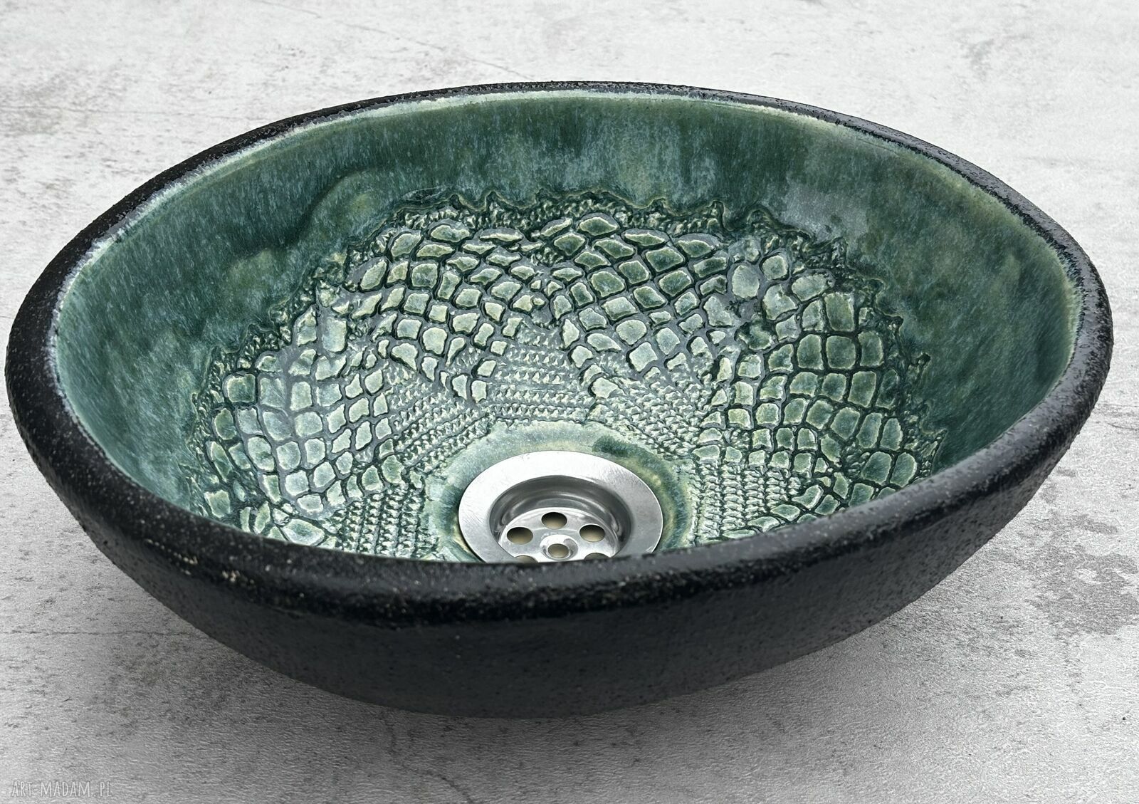 Ręcznie robiona umywalka ceramiczna - zielona misa nablatowa z fakturą koronki