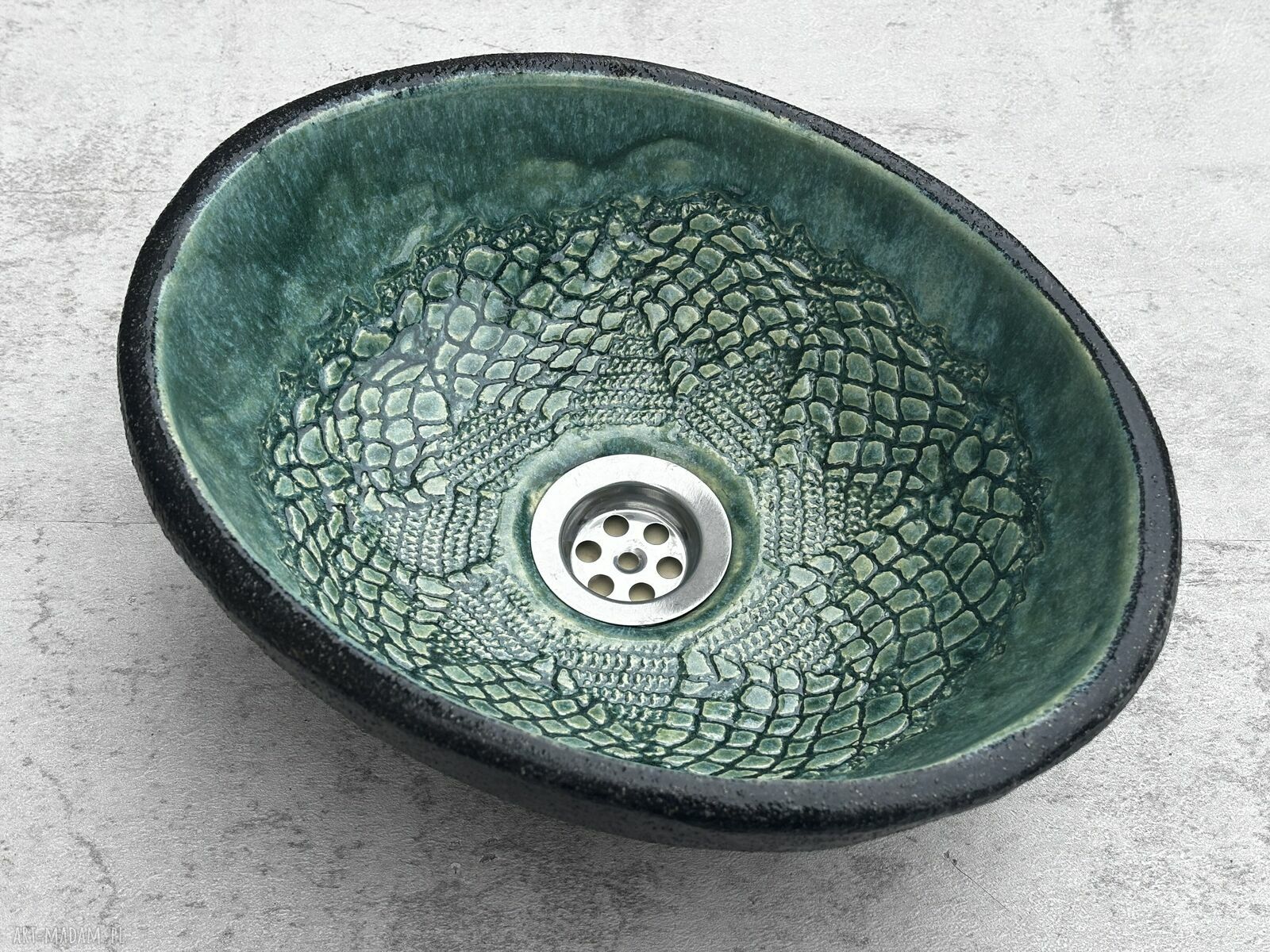 Ręcznie robiona umywalka ceramiczna - zielona misa nablatowa z fakturą koronki