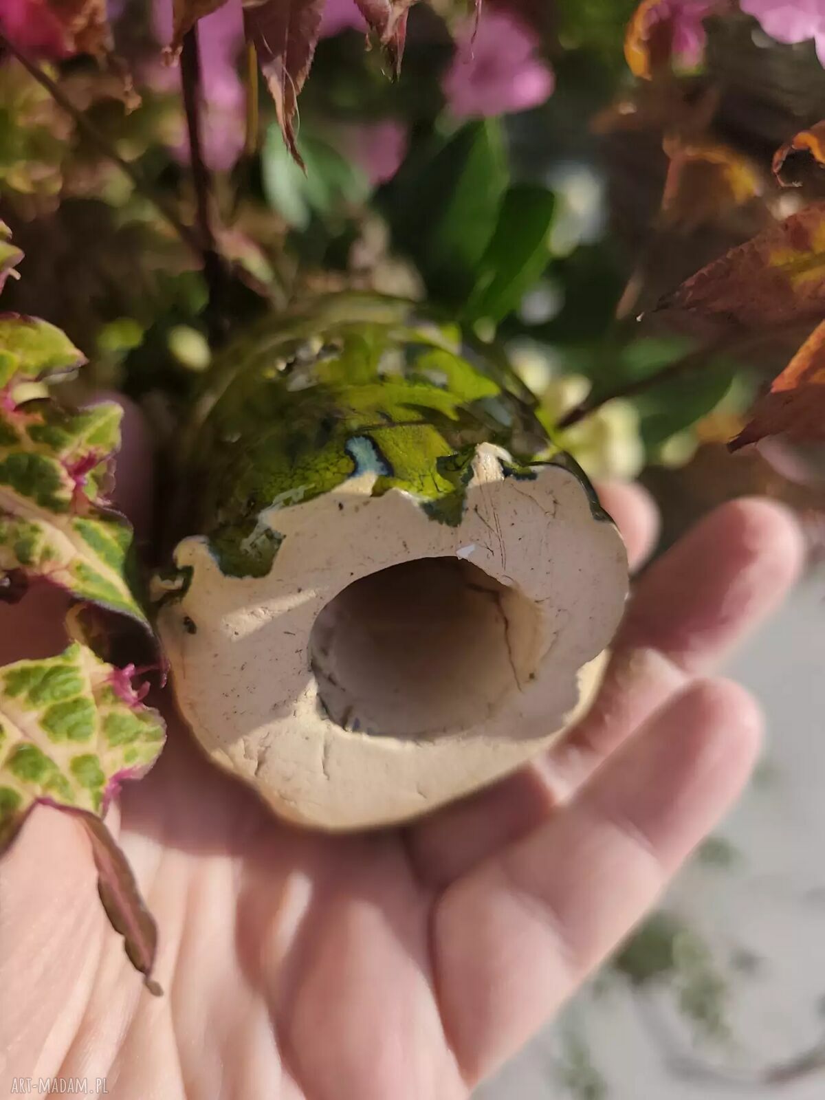 Ręcznie robiona żaba ceramiczna do doniczki