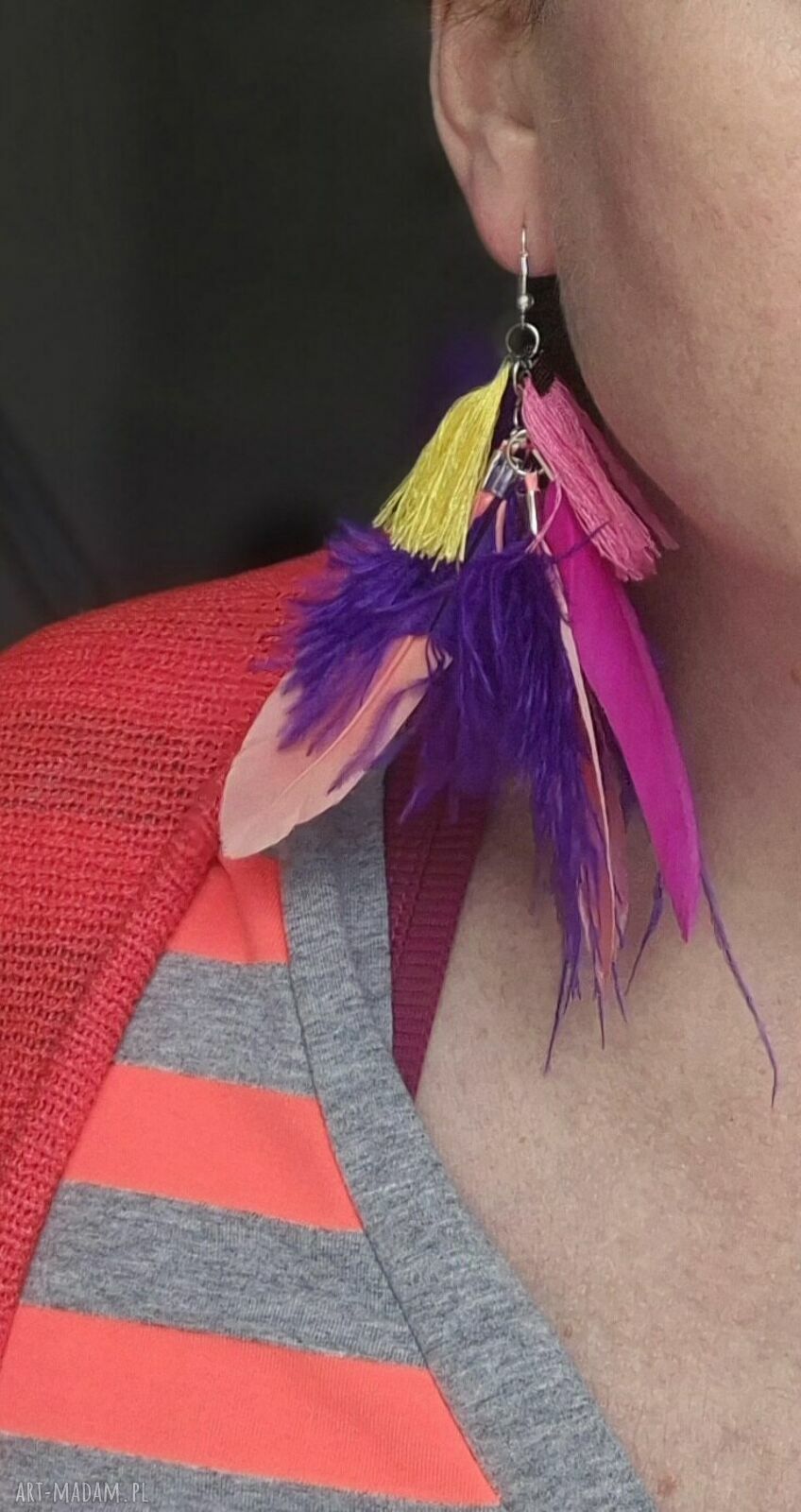 Ręcznie robione kolczyki długie pióra w stylu boho-folk