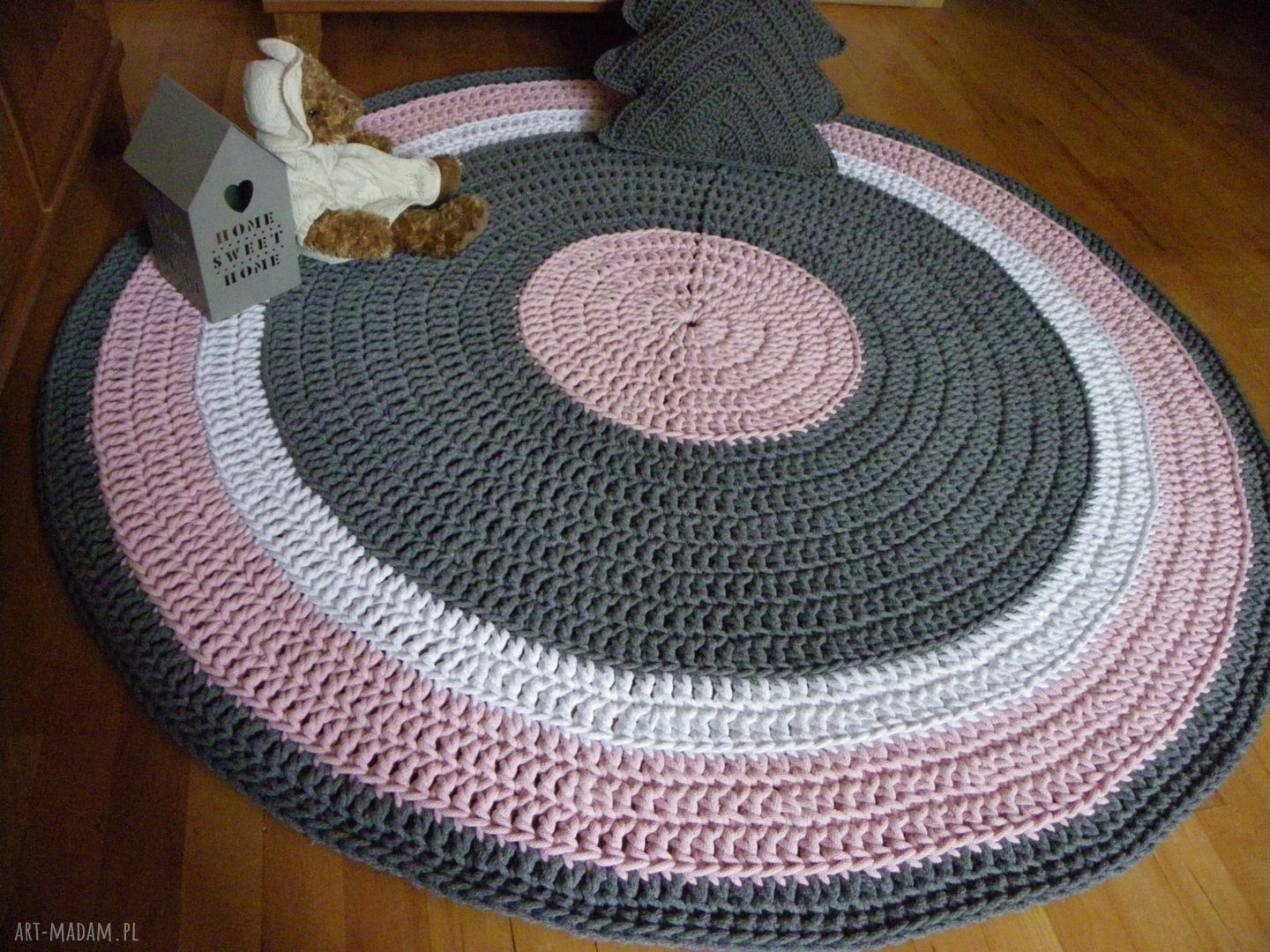 Ręcznie szydełkowany okrągły dywan ze sznurka bawełnianego 125 cm - szarość, róż i biel