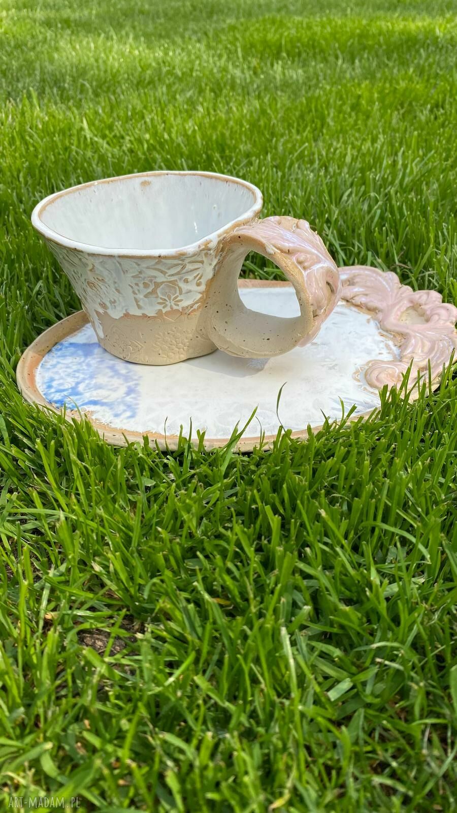 Ręcznie robiony zestaw ceramiczny - filiżanka i talerzyk w stylu romantycznym