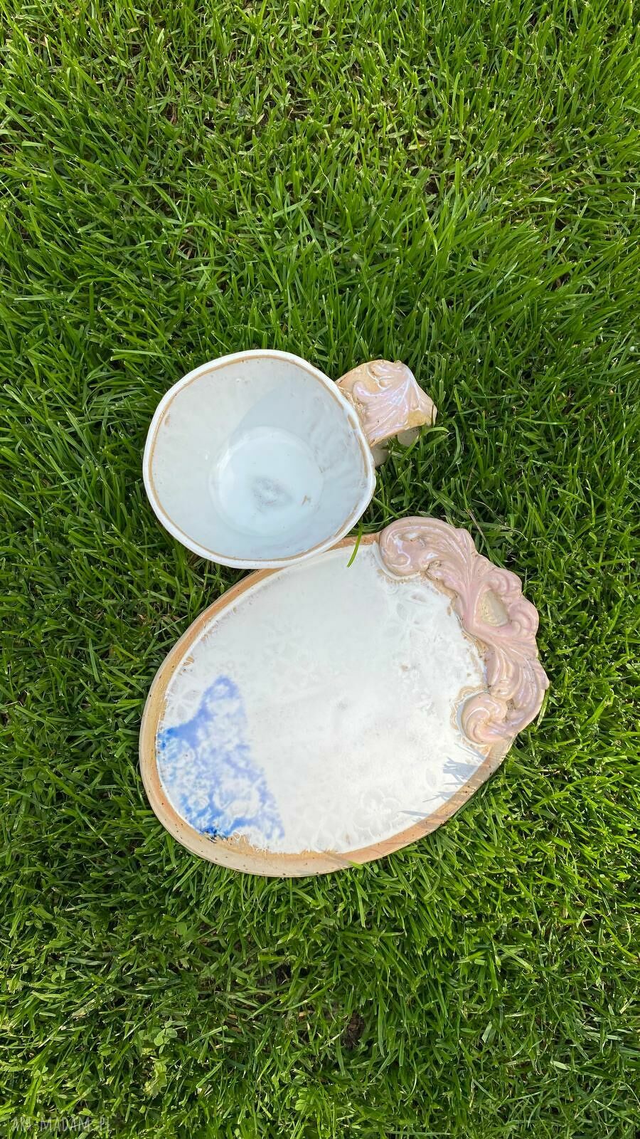 Ręcznie robiony zestaw ceramiczny - filiżanka i talerzyk w stylu romantycznym