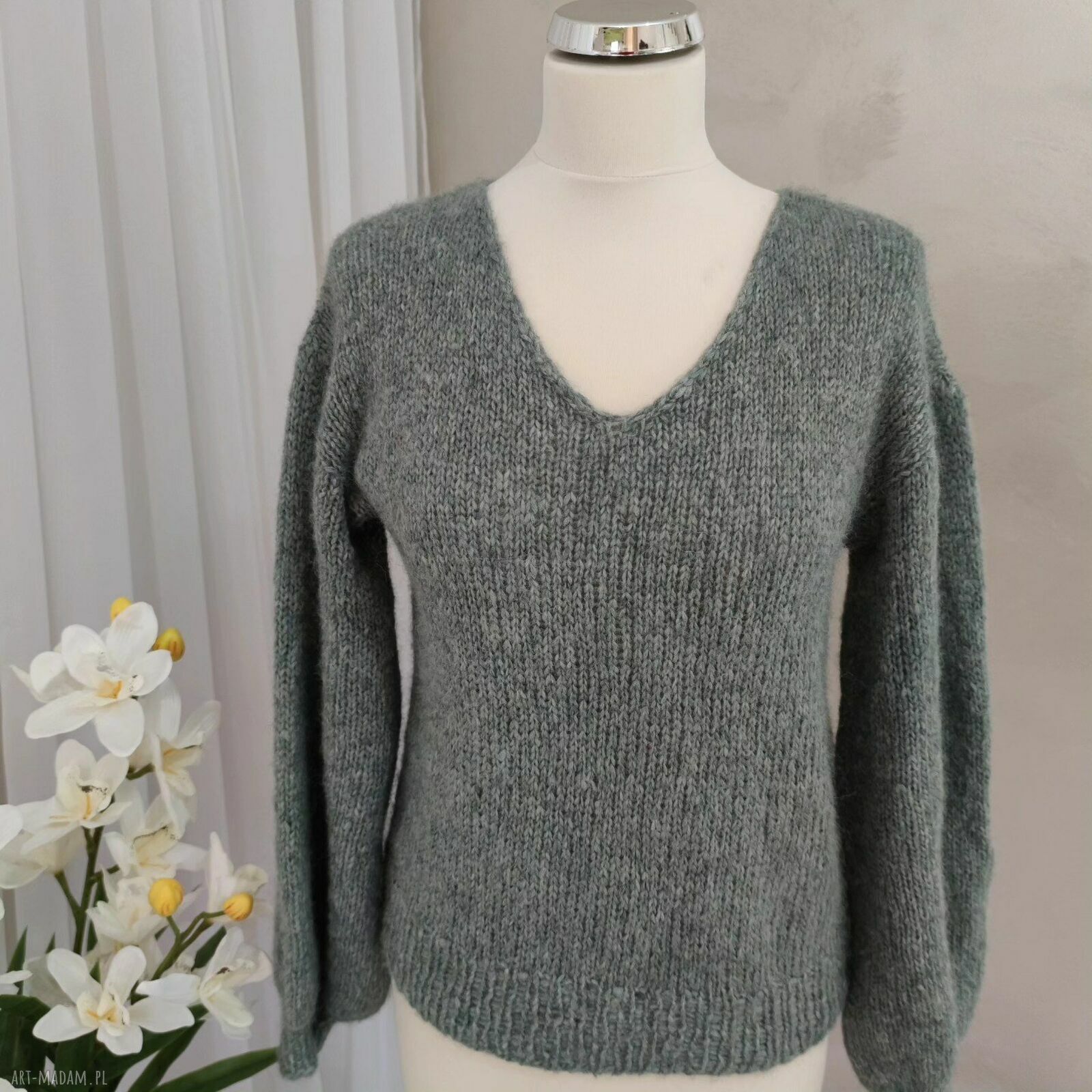 Puchaty sweter z włóczki Drops Air - na zamówienie