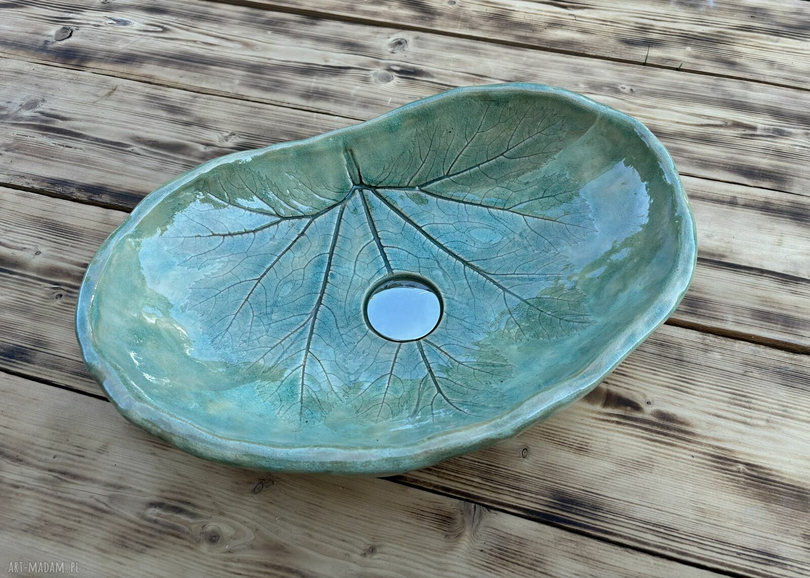 Turkusowa umywalka ceramiczna w kształcie liścia - rękodzieło do łazienki