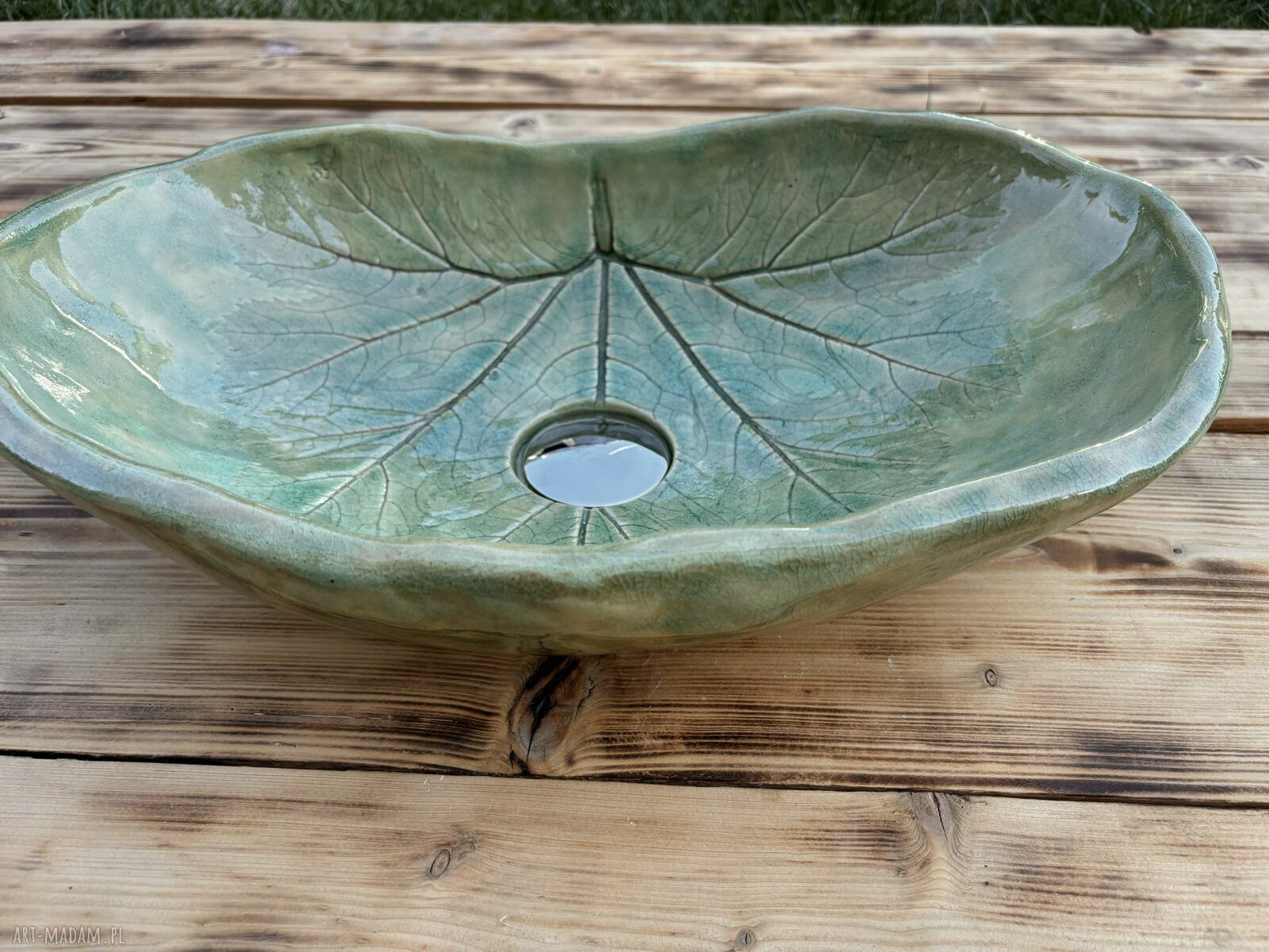 Turkusowa umywalka ceramiczna w kształcie liścia - rękodzieło do łazienki