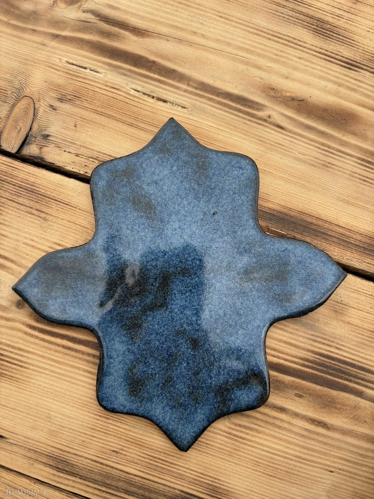 Ręcznie wykonane granatowe kafle ceramiczne 20x20 cm