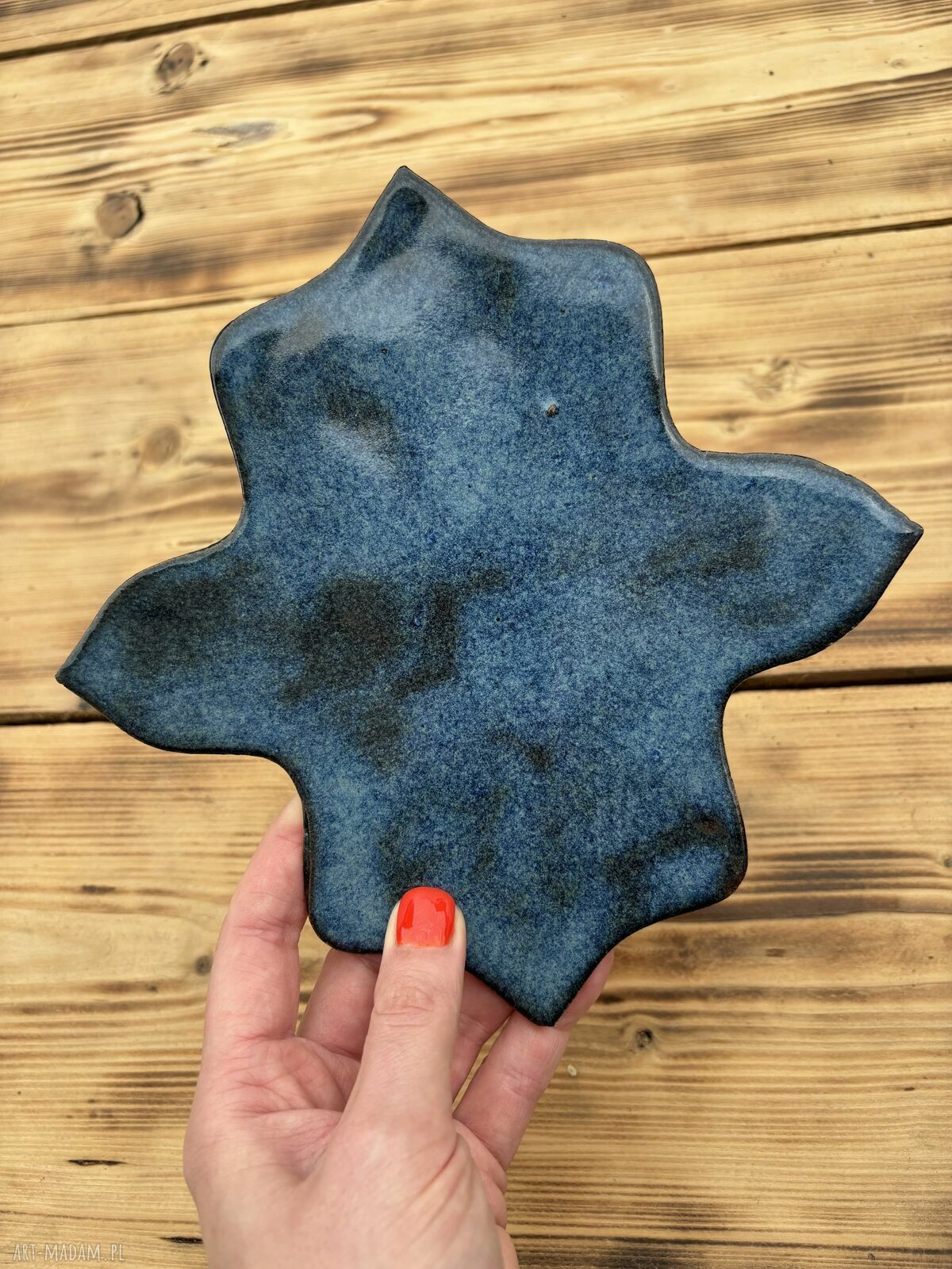 Ręcznie wykonane granatowe kafle ceramiczne 20x20 cm