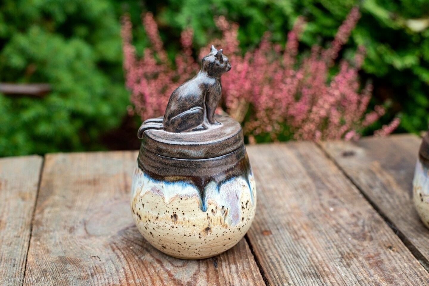 Ręcznie robiona cukiernica z figurką kota Azul Horse - zielone szkliwa