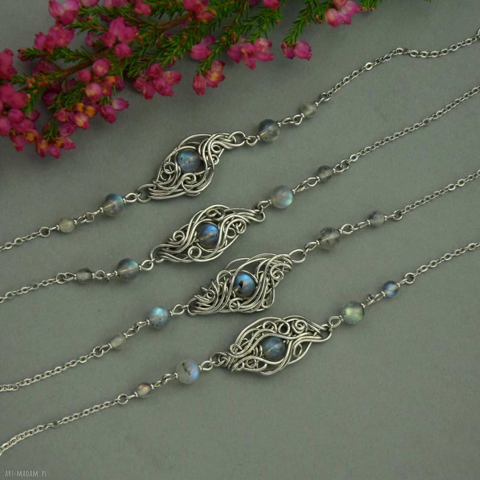 Regulowana bransoletka z niebieskimi labradorytami - wire wrapping