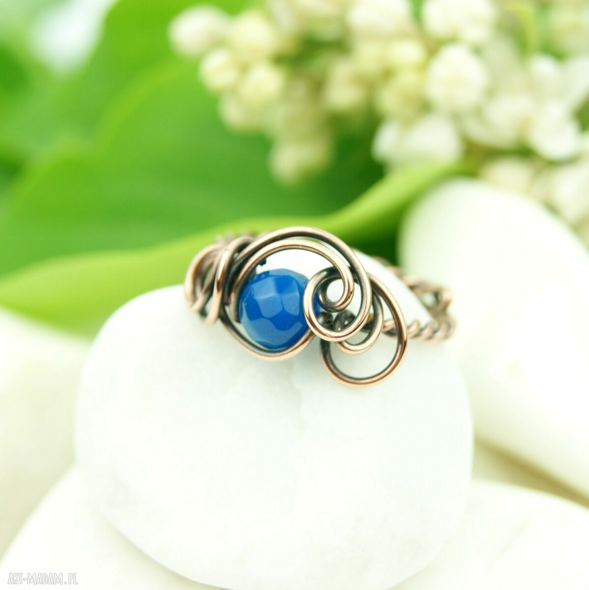 Niebieski agat w miedzi - regulowany pierścionek wire wrapping Blue Pearl Art