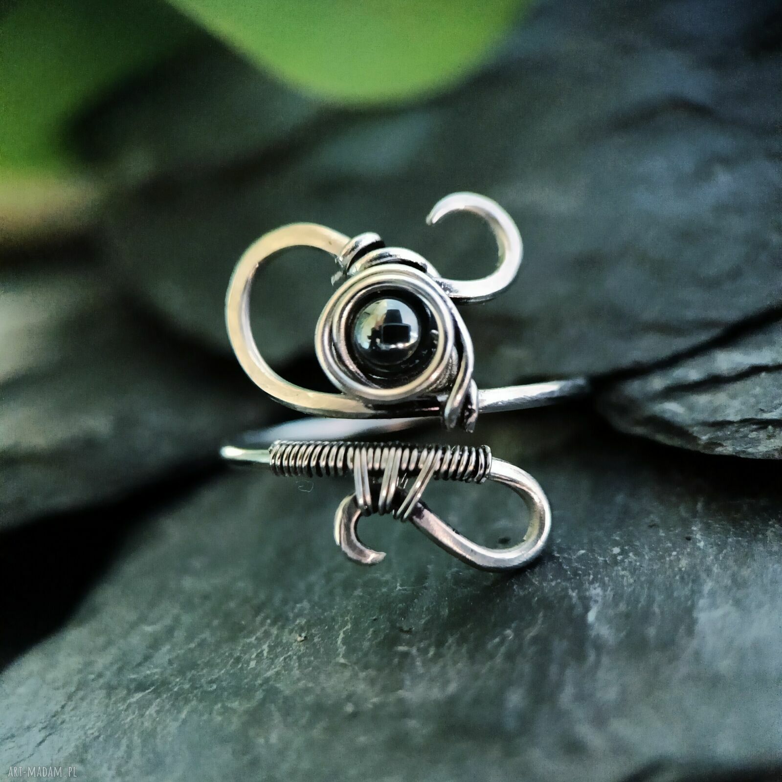 Regulowany pierścionek z hematytem ze stali chirurgicznej - wire wrapping fantasy