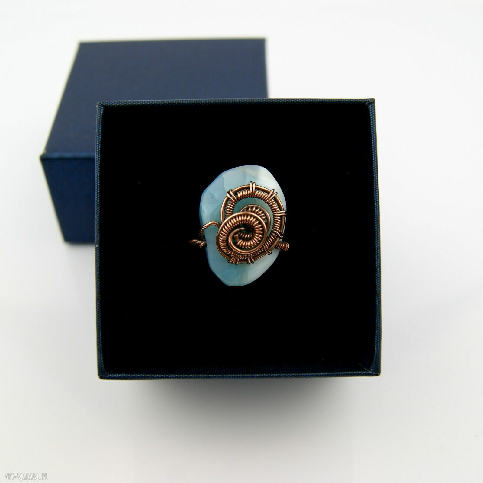 Regulowany pierścionek z błękitnym agatem - wire wrapping z miedzi