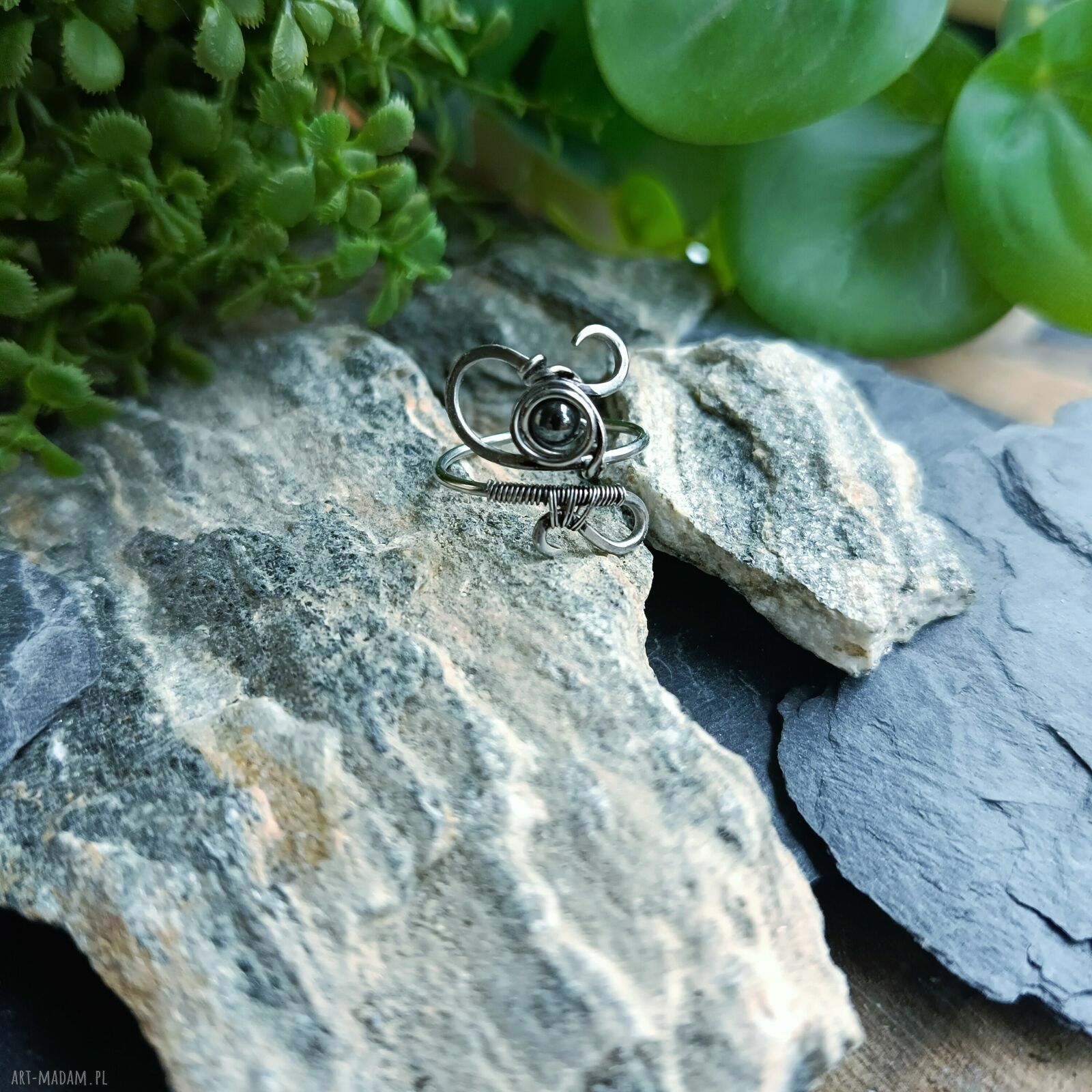 Regulowany pierścionek z hematytem ze stali chirurgicznej - wire wrapping fantasy