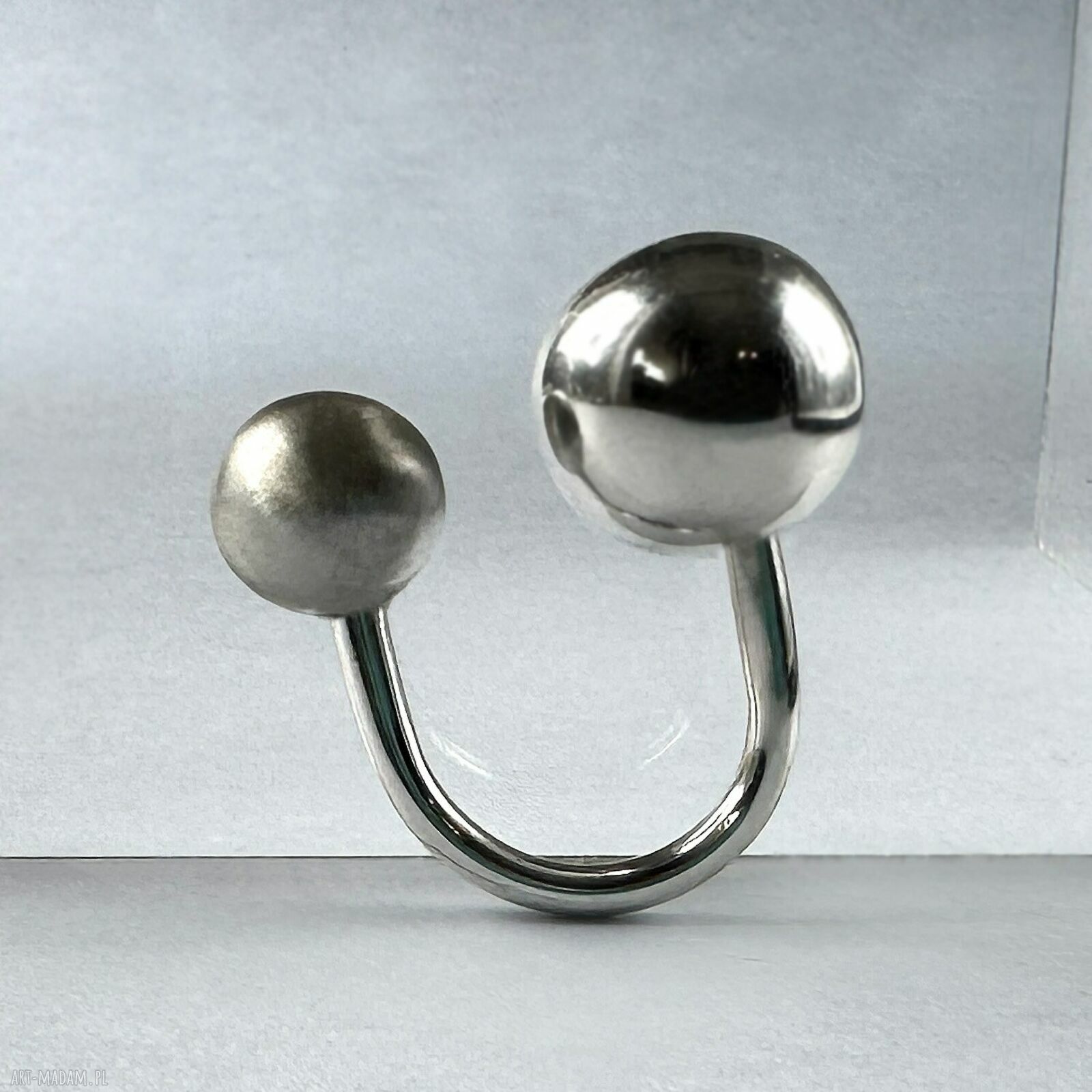 Shambala - regulowany pierścionek z kulkami 16 mm i 12 mm (srebro 925)