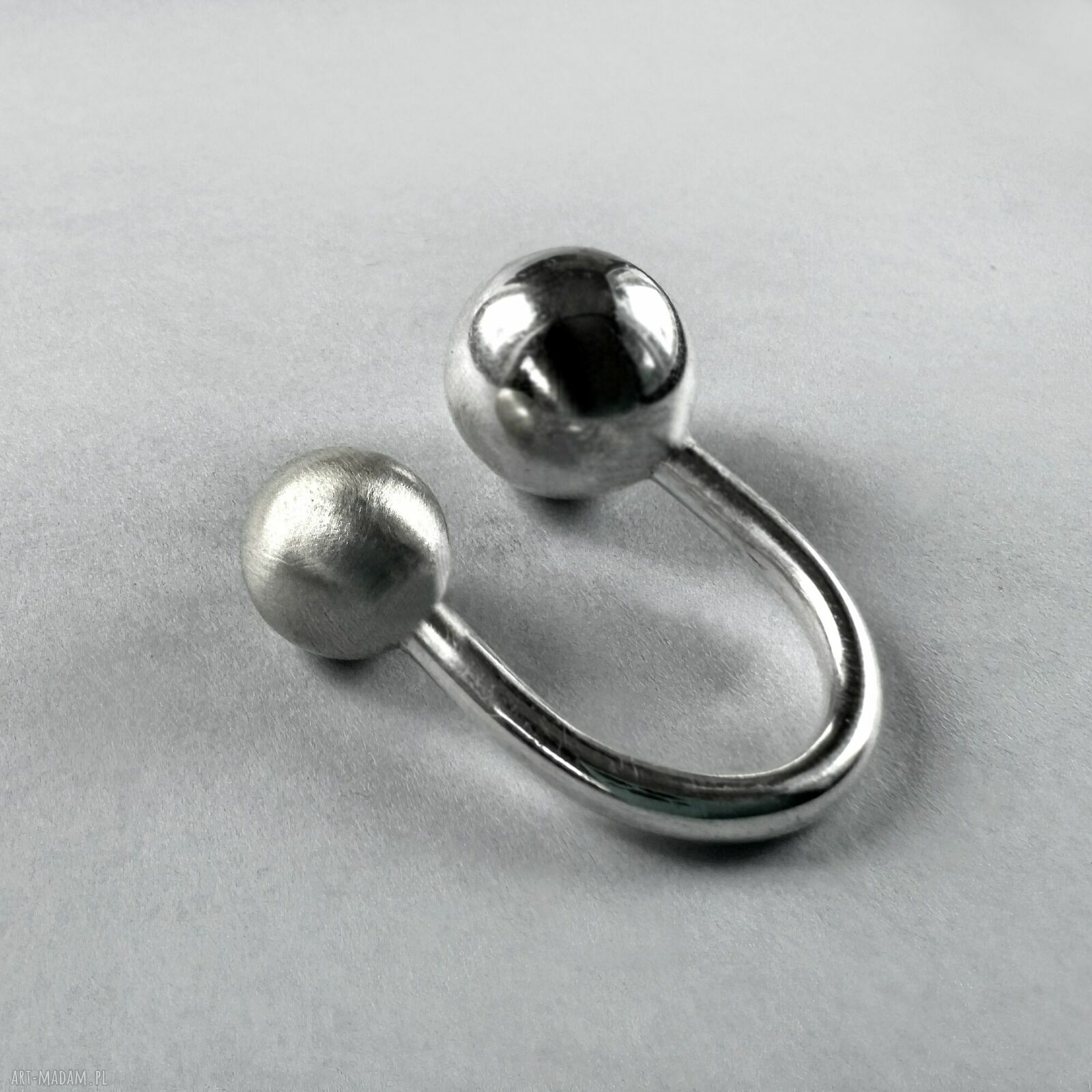 Regulowany pierścionek z dwiema kulkami 14 mm i 10 mm - srebro 925