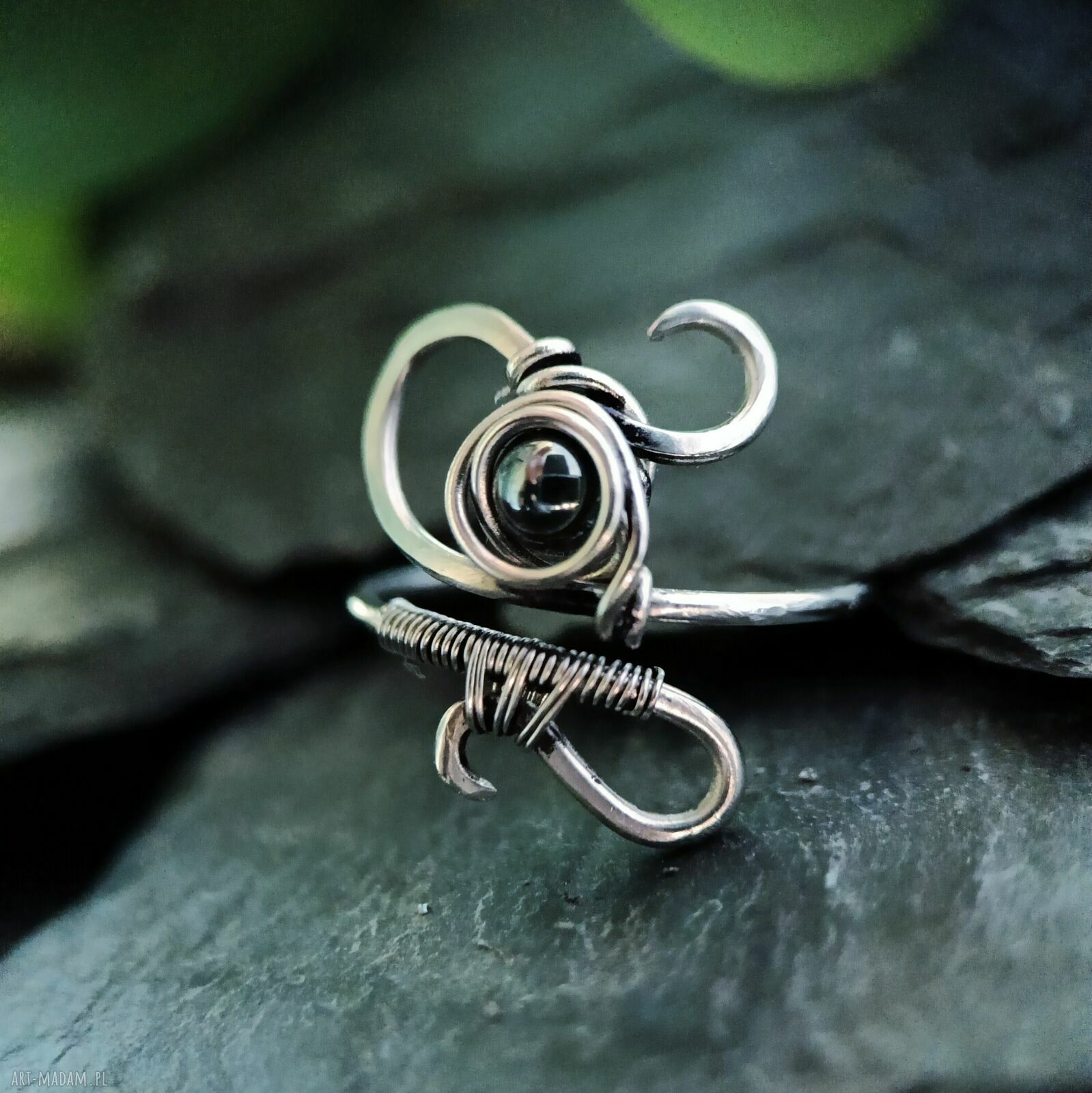 Regulowany pierścionek z hematytem ze stali chirurgicznej - wire wrapping fantasy