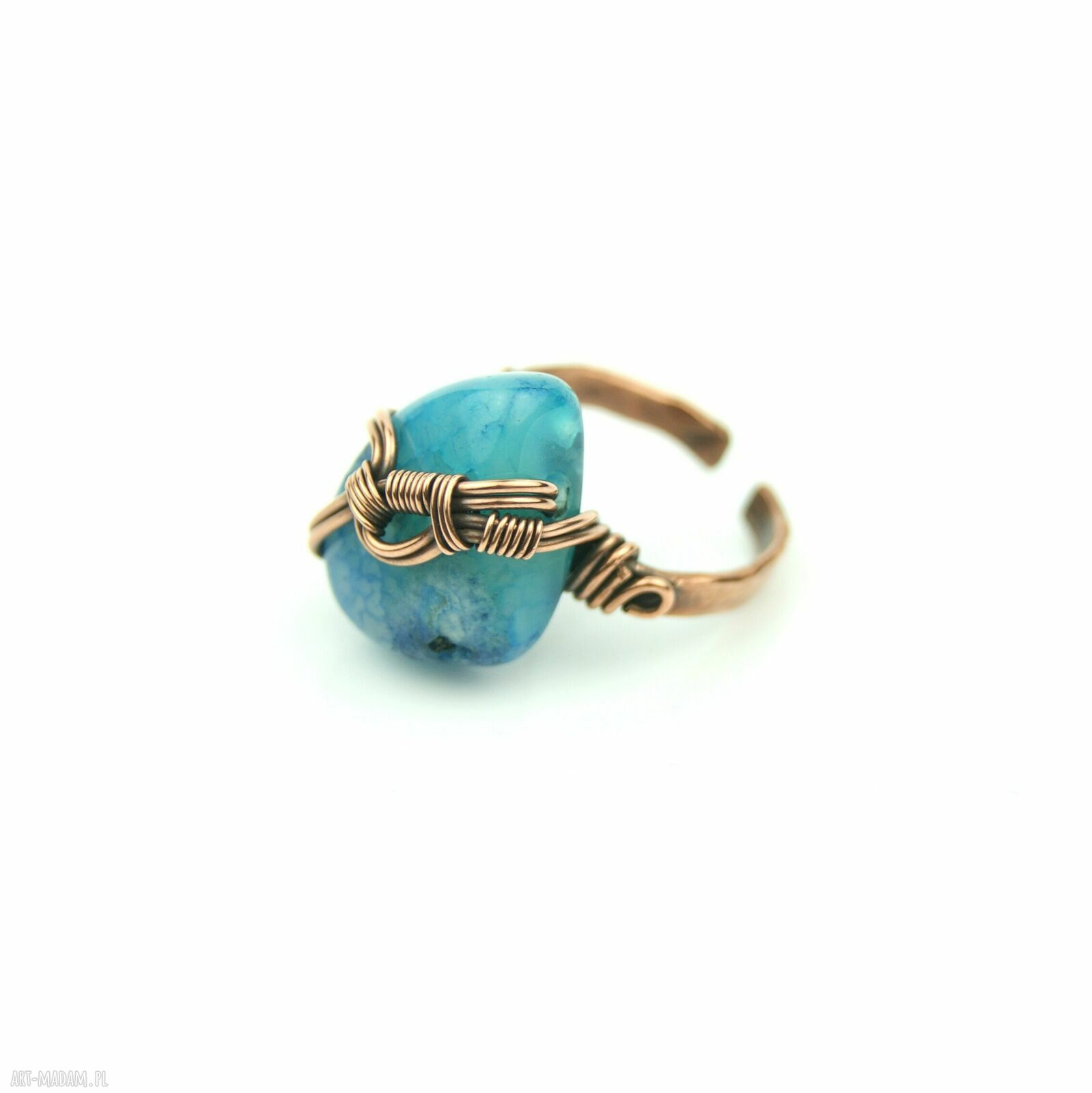 Regulowany pierścionek z dużym niebieskim agatem w wire wrapping
