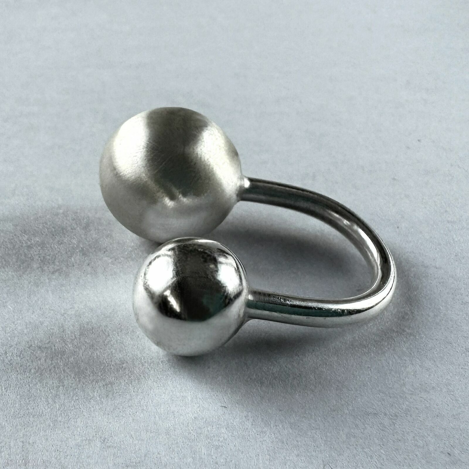 Regulowany pierścionek z kulkami 16 mm i 12 mm - srebro 925
