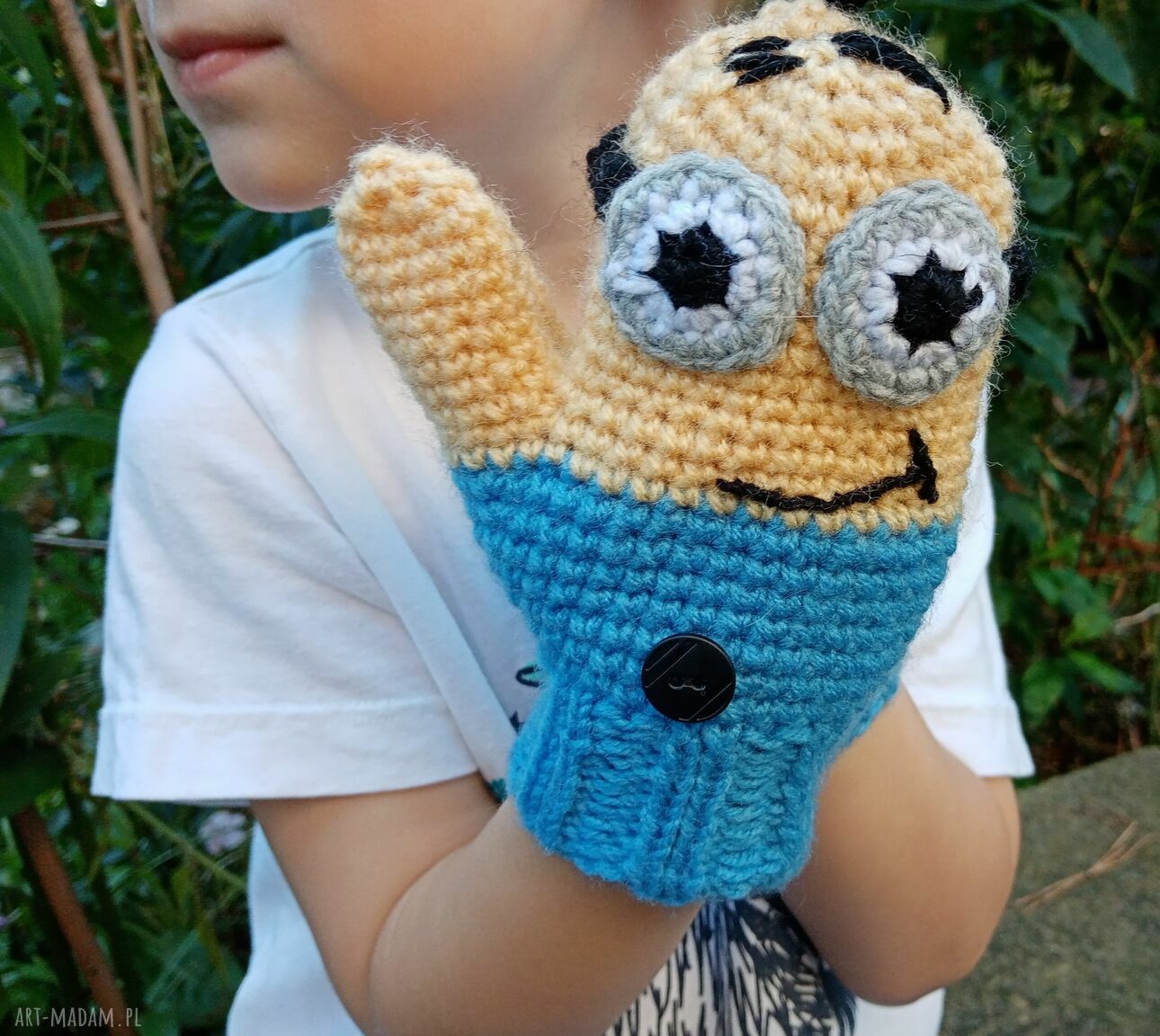 Rękawiczki dziecięce Minionki na zimę - robione na szydełku