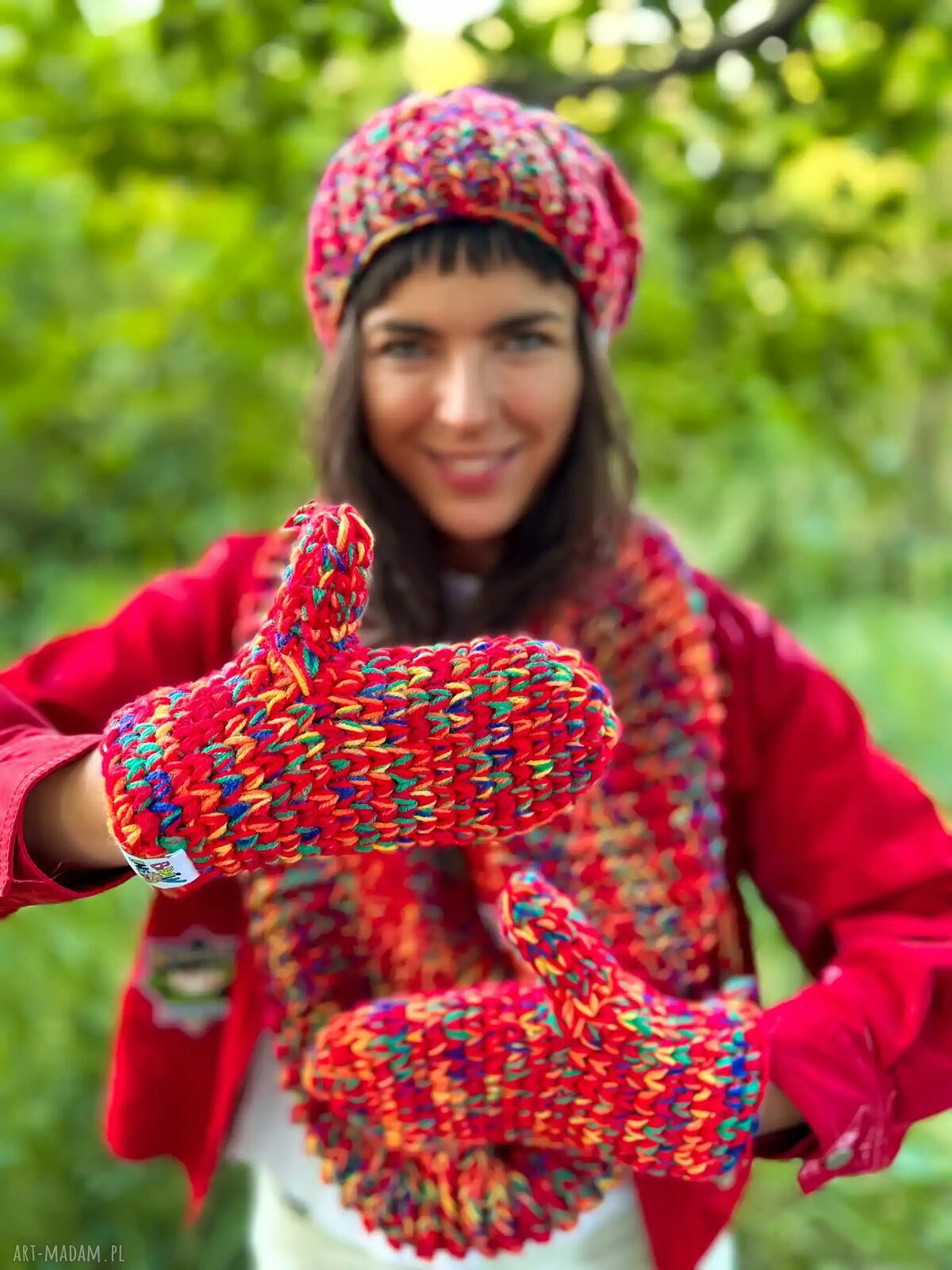 Czerwone rękawiczki merino 50% handmade ze sznurkiem