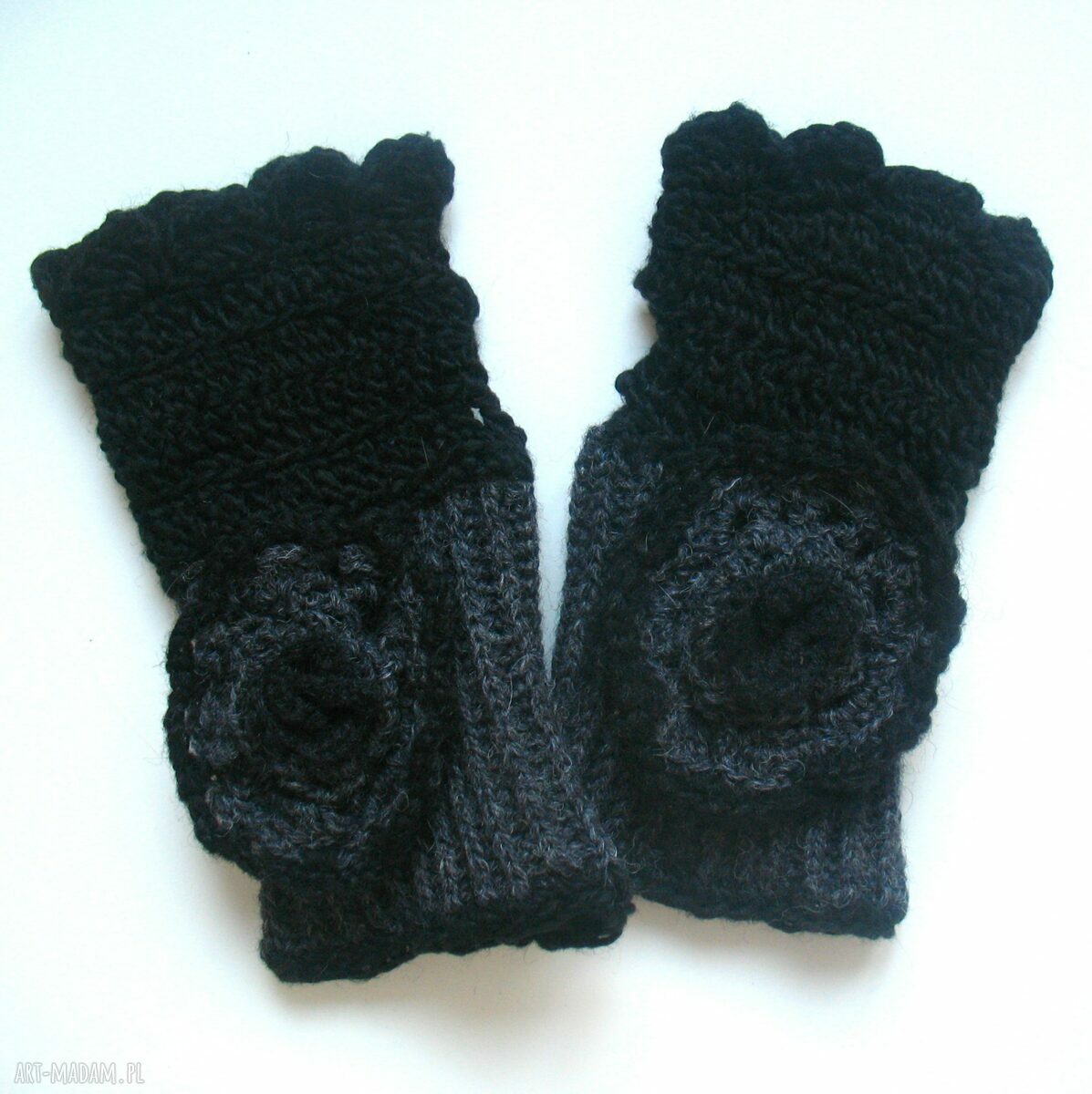 Rękawiczki mitenki rękodzieło wykonane dzianiny włóczki the wool