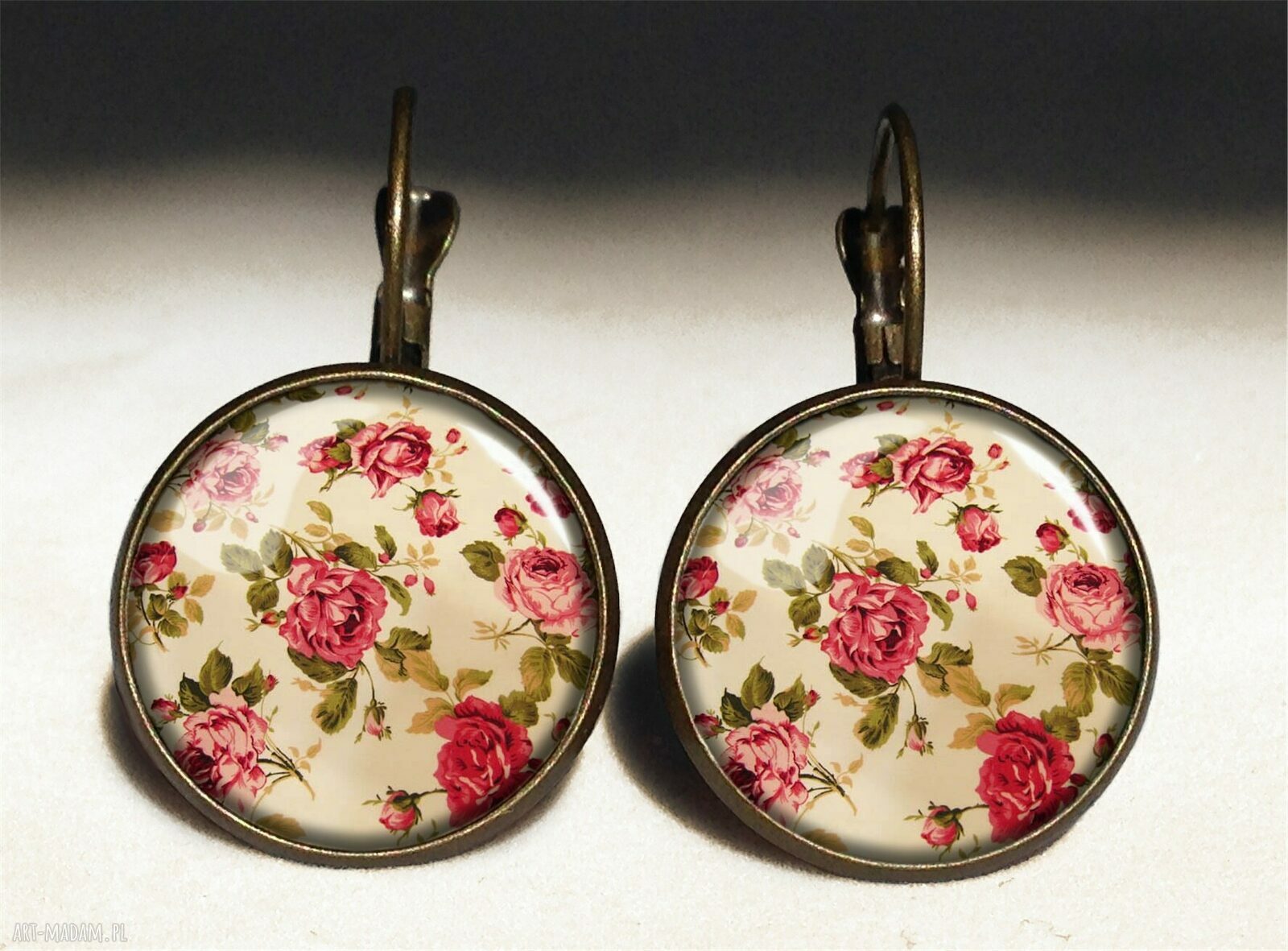 naszyjniki: Retro róże Medalion z łańcuszkiem HandMade