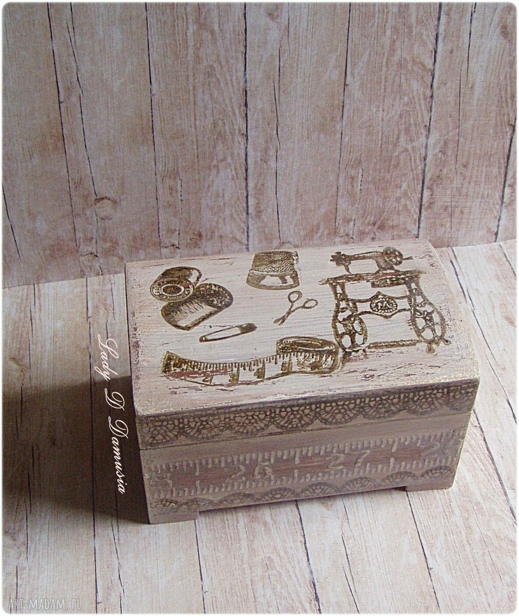 Retro Shabby Chic Niciarka - ręcznie zdobiony kuferek z drewna sosnowego
