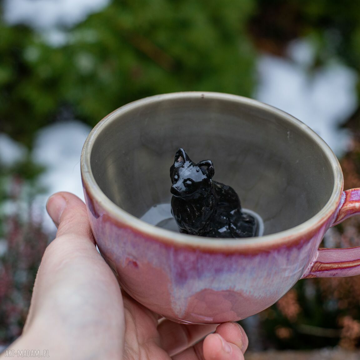 Rezerwacja filiżanka z pieskiem - róż i szary - rękodzieło ceramiczne, ok. 300 ml (z talerzykiem)