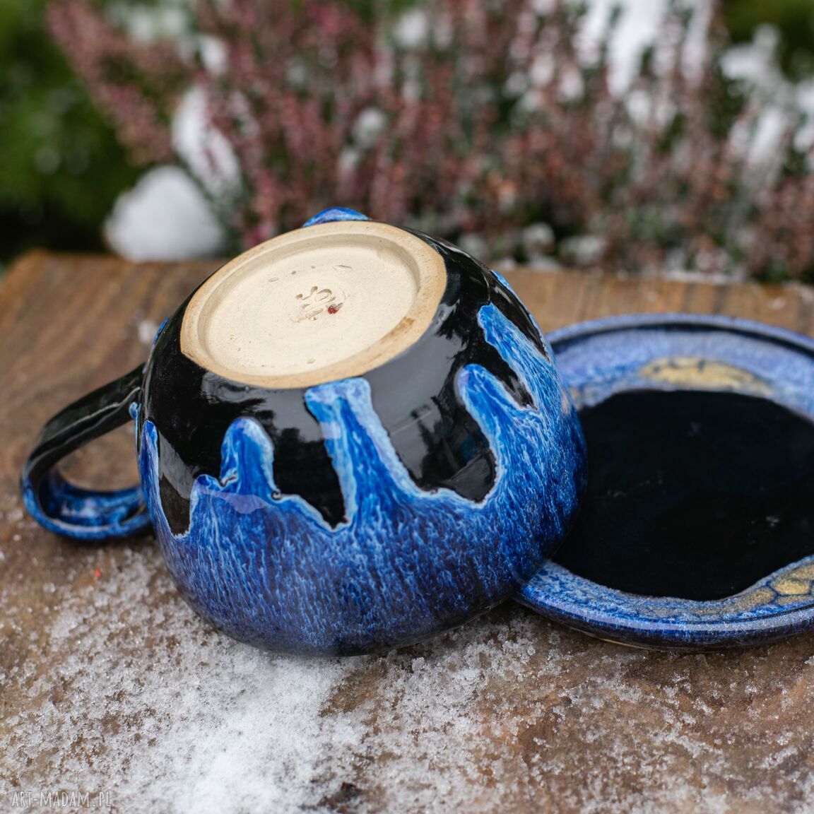 Rezerwacja - Filiżanka z figurką królika Kasjopea (ok. 300 ml) - beżowa ceramika handmade z talerzykiem