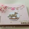 hand made scrapbooking albumy album z konikiem i ubrankami ns sznurku