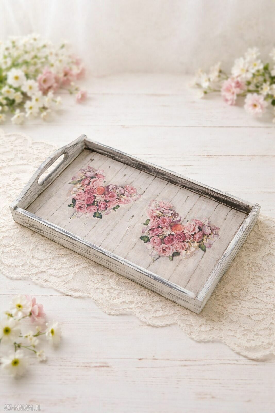 Romantyczna drewniana taca decoupage z sercami - duża taca dekoracyjna do kuchni