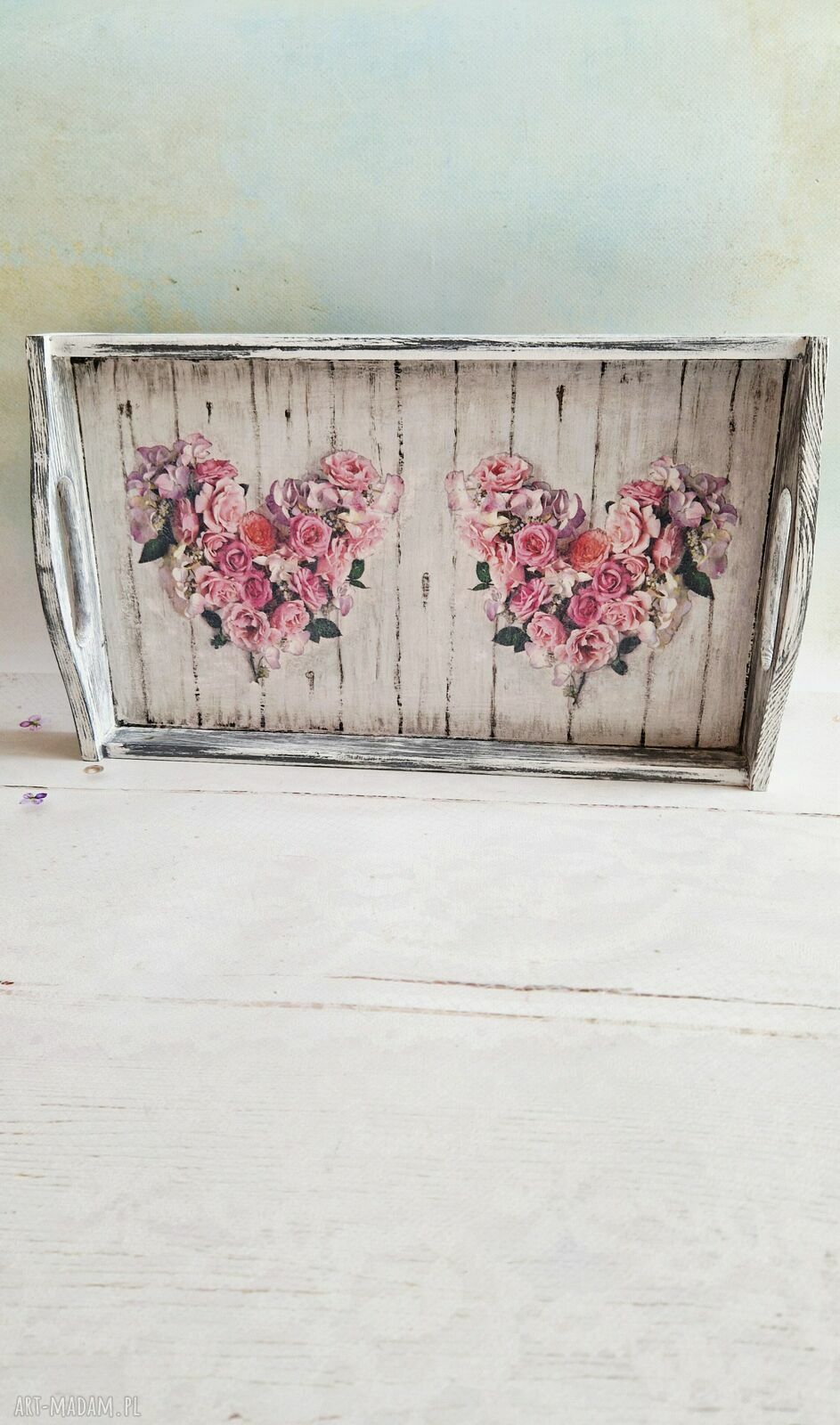 Romantyczna drewniana taca decoupage z sercami - duża taca dekoracyjna do kuchni