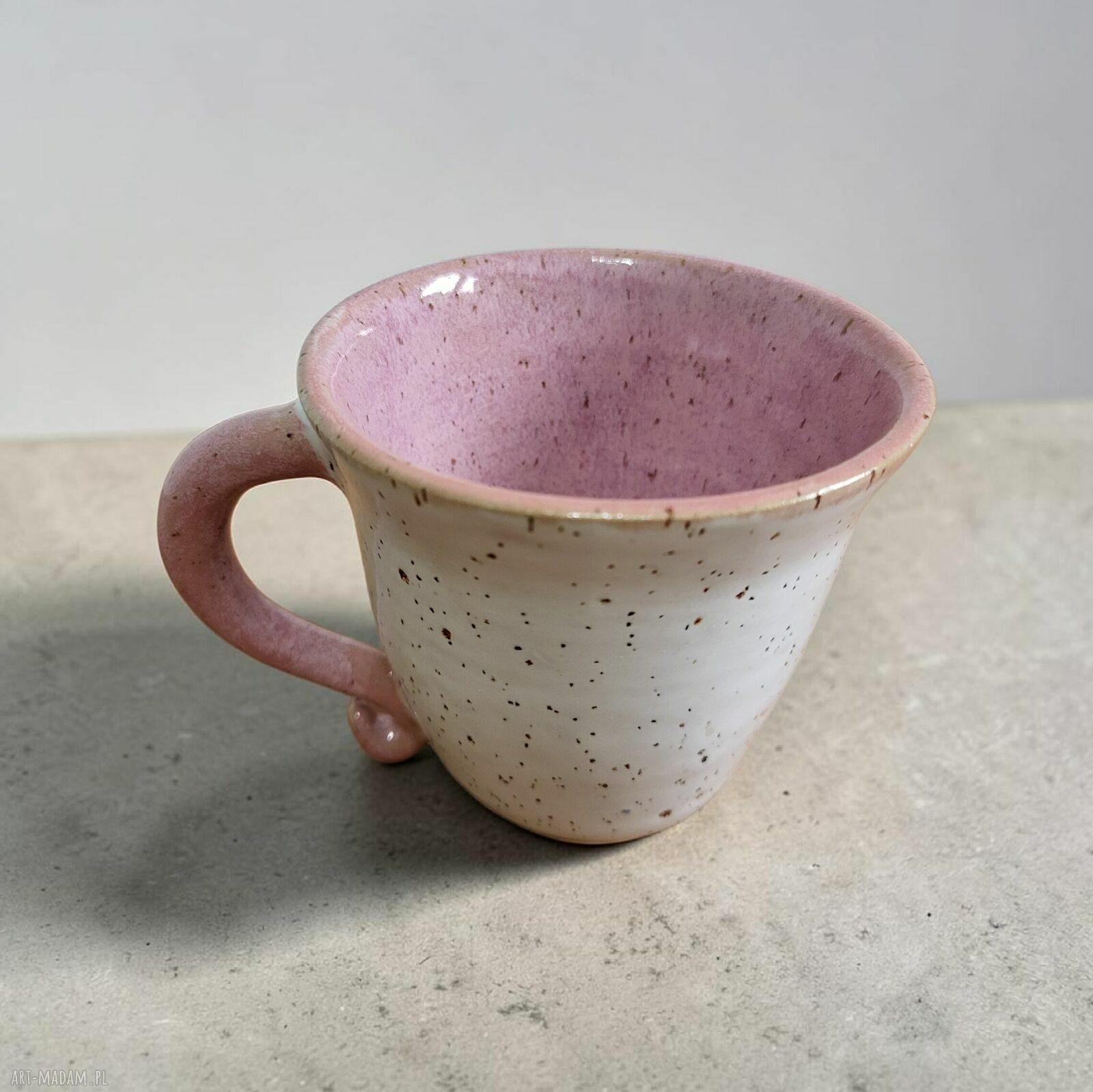 Romantyczna filiżanka ceramiczna na prezent - biel i róż 250 ml