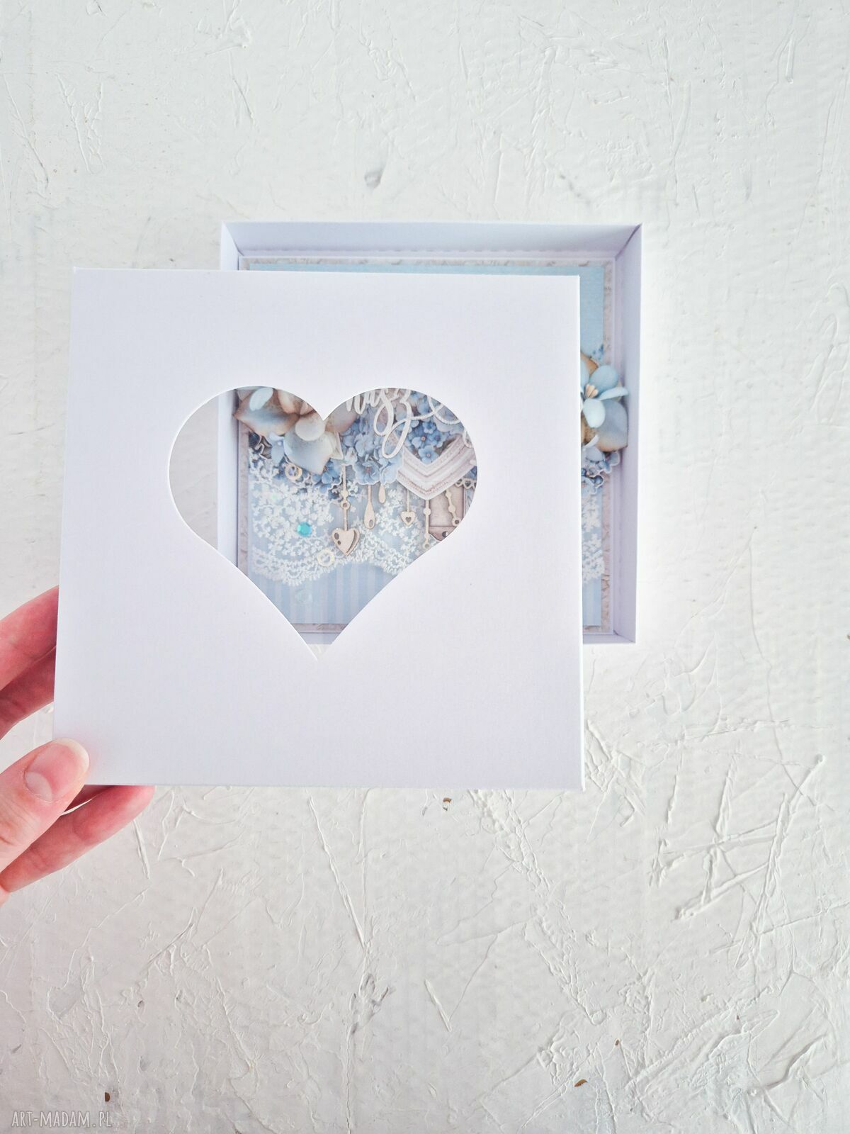 Romantyczna kartka ślubna z prezentem - scrapbooking