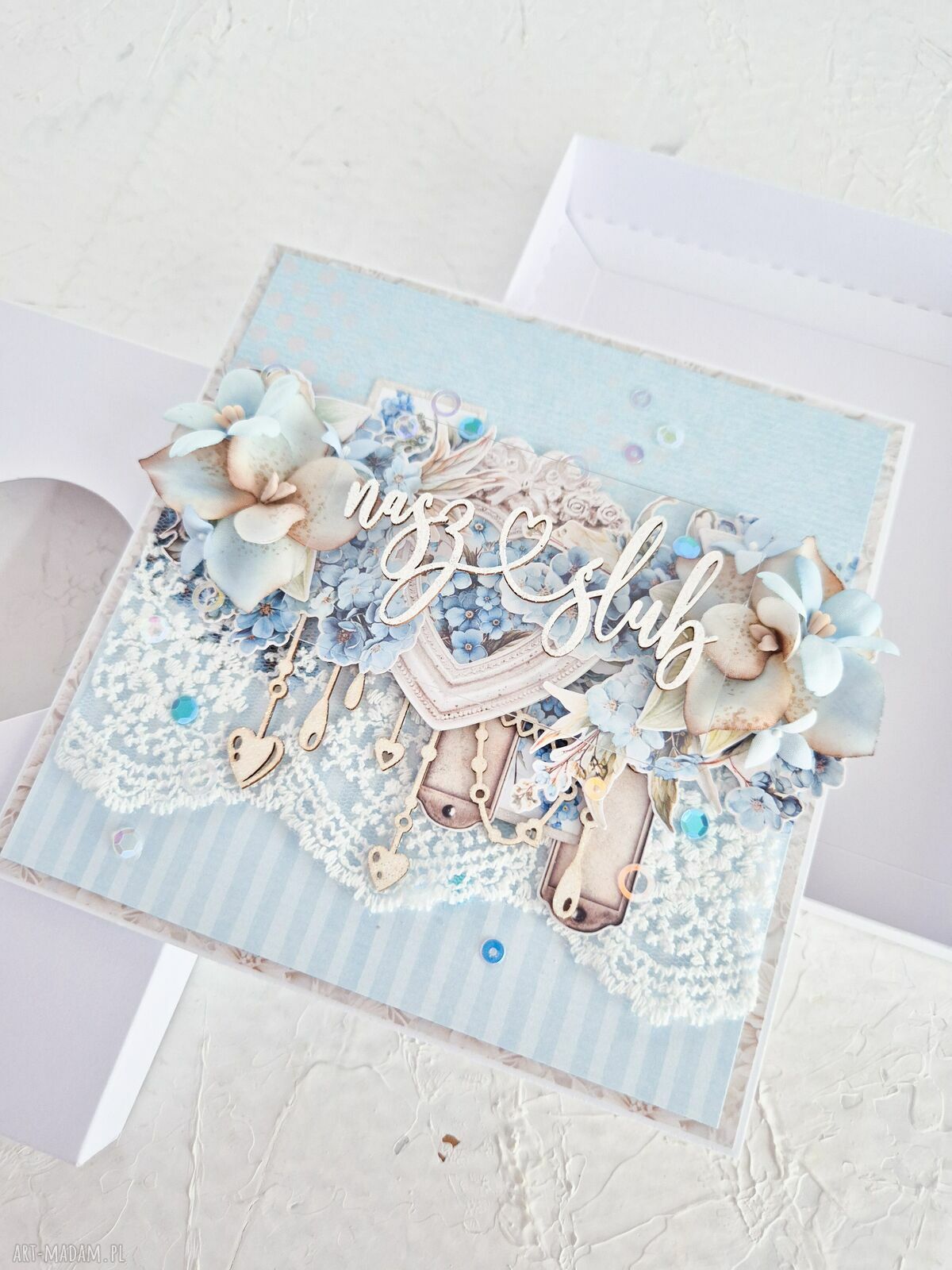 Romantyczna kartka ślubna z prezentem scrapbooking