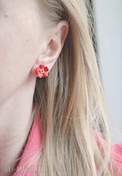 Kwiatuszki Niezapominajki kolczyki wkrętki handmade z modeliny Fimo