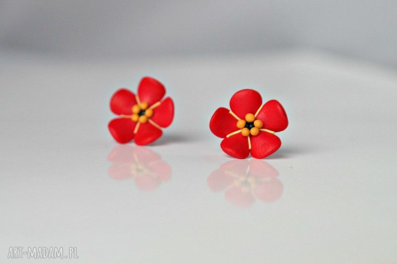 Kwiatuszki Niezapominajki - kolczyki wkrętki handmade z modeliny Fimo