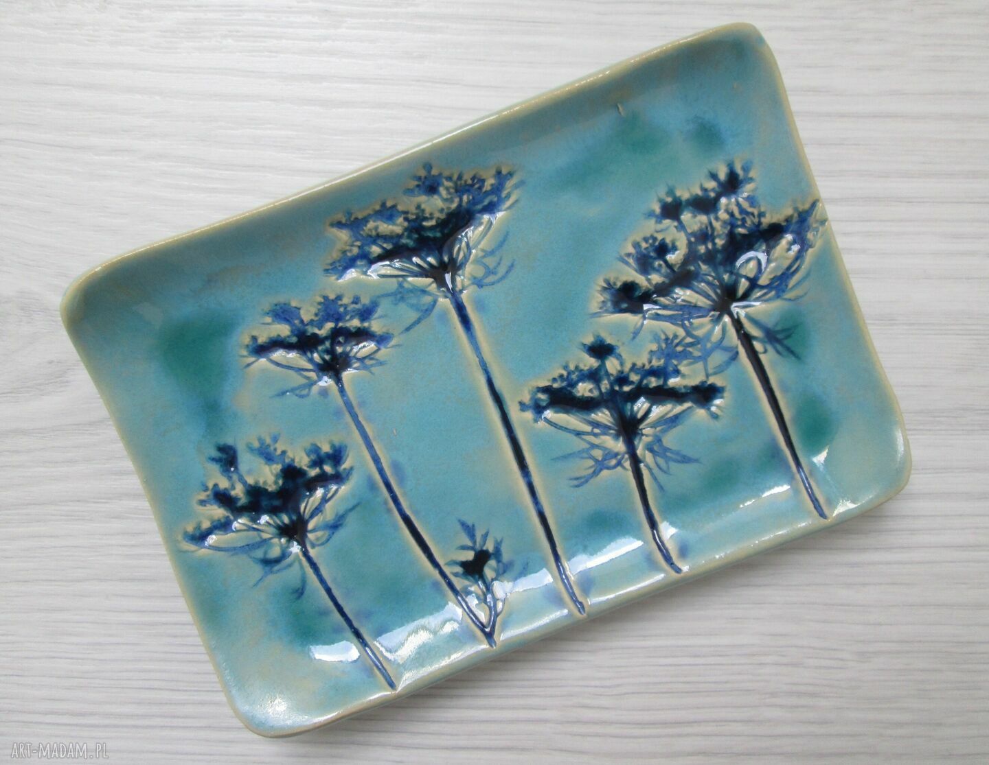 Roślinna mydelniczka ceramiczna na mydło - ręcznie formowana