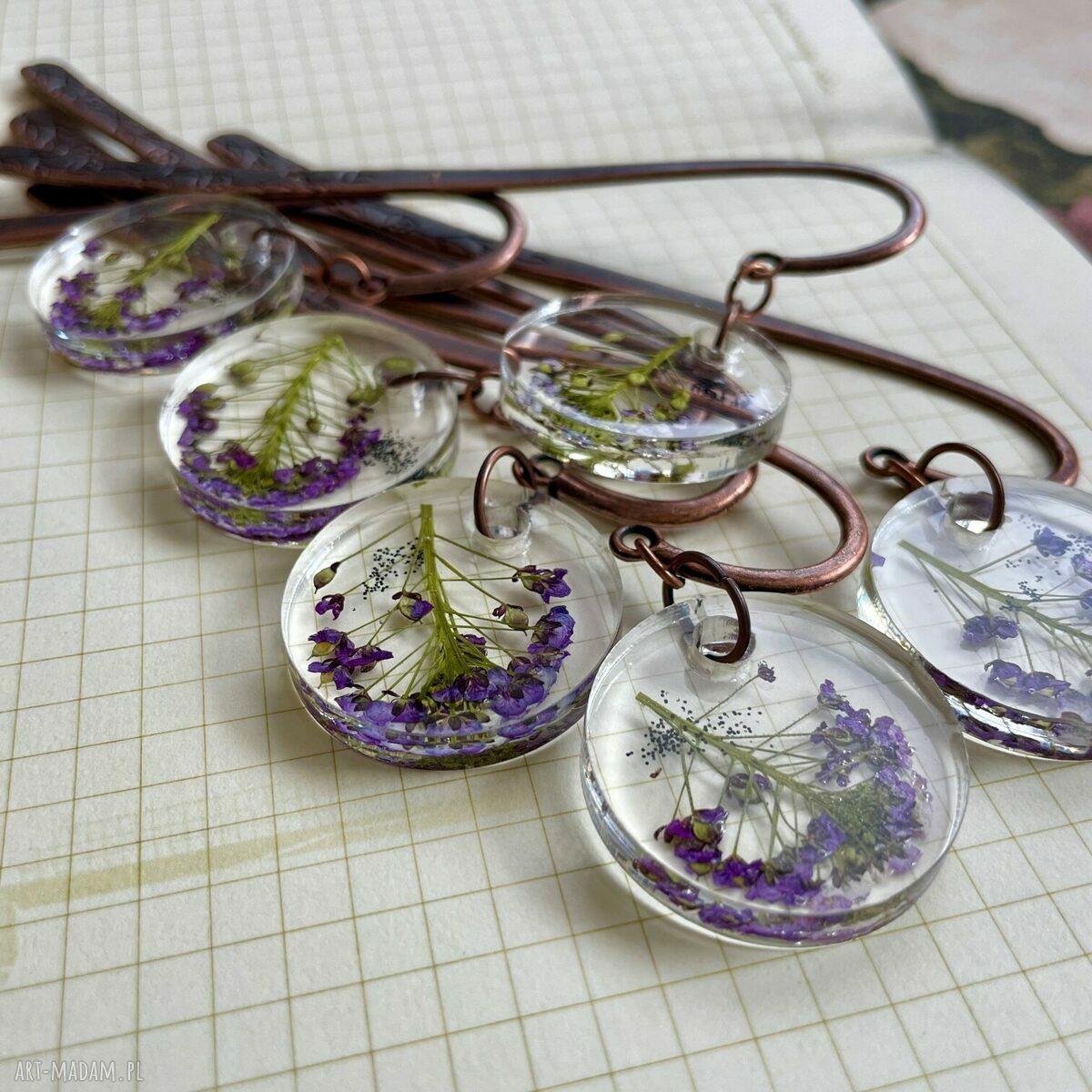 Zaczytana Smagliczka zakładka z prawdziwym kwiatem Hand Made