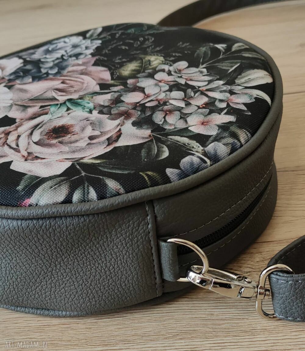 Okrągła torebka na ramię “Bajeczny Ogród” - kwiaty w eleganckim wydaniu