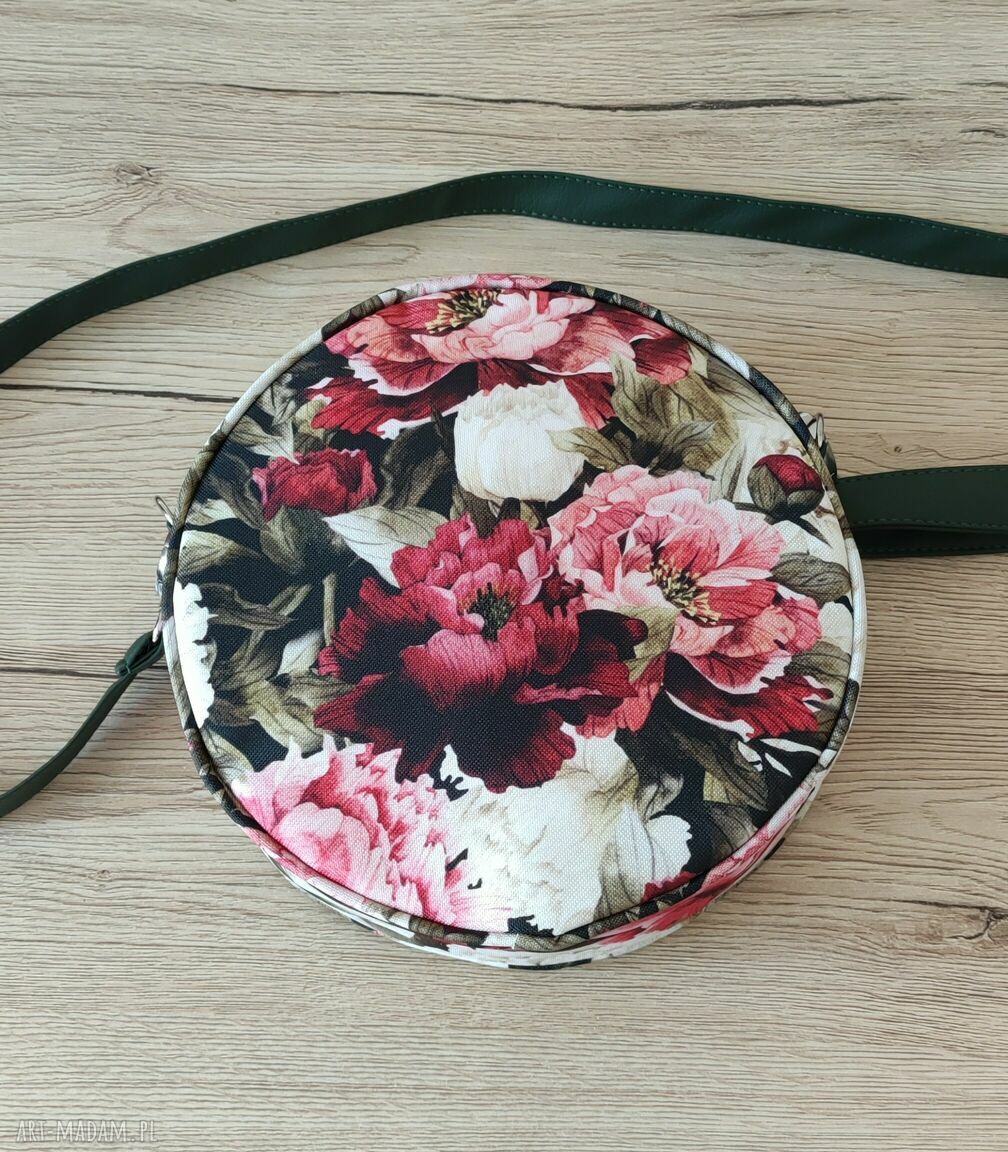 Round Bag - torebka na ramię w piwonie z czarnym paskiem