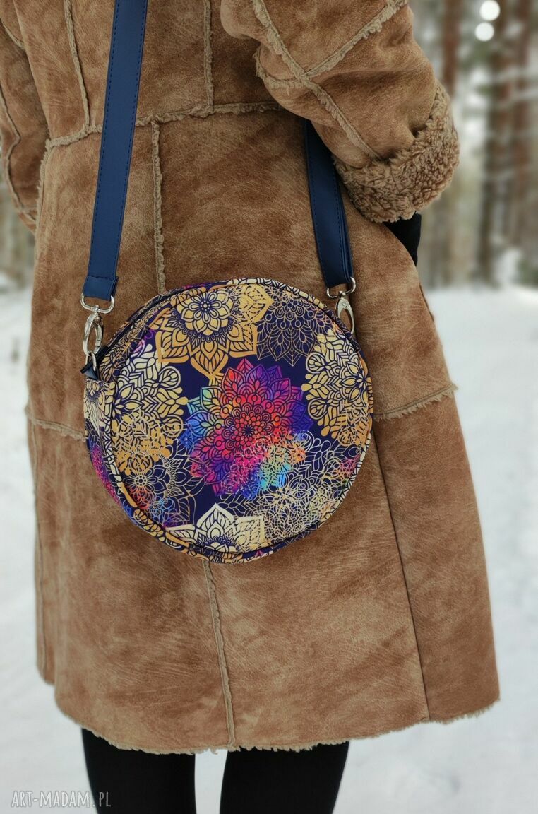 Round Bag - czerwone róże. Elegancka torebka na ramię handmade